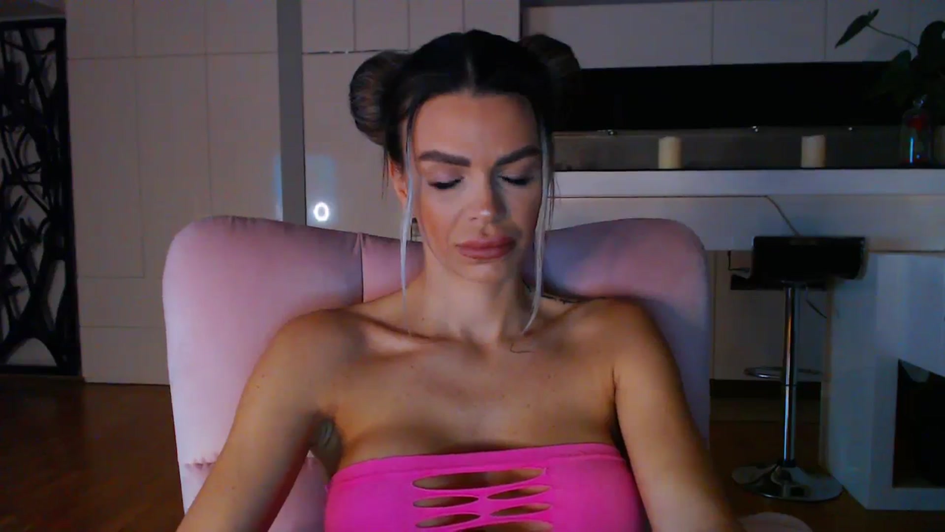 Gallery image thumbnail from D_y_y's myfreecams stream on, 01/29/2024, 06:14 image 6 of 20
