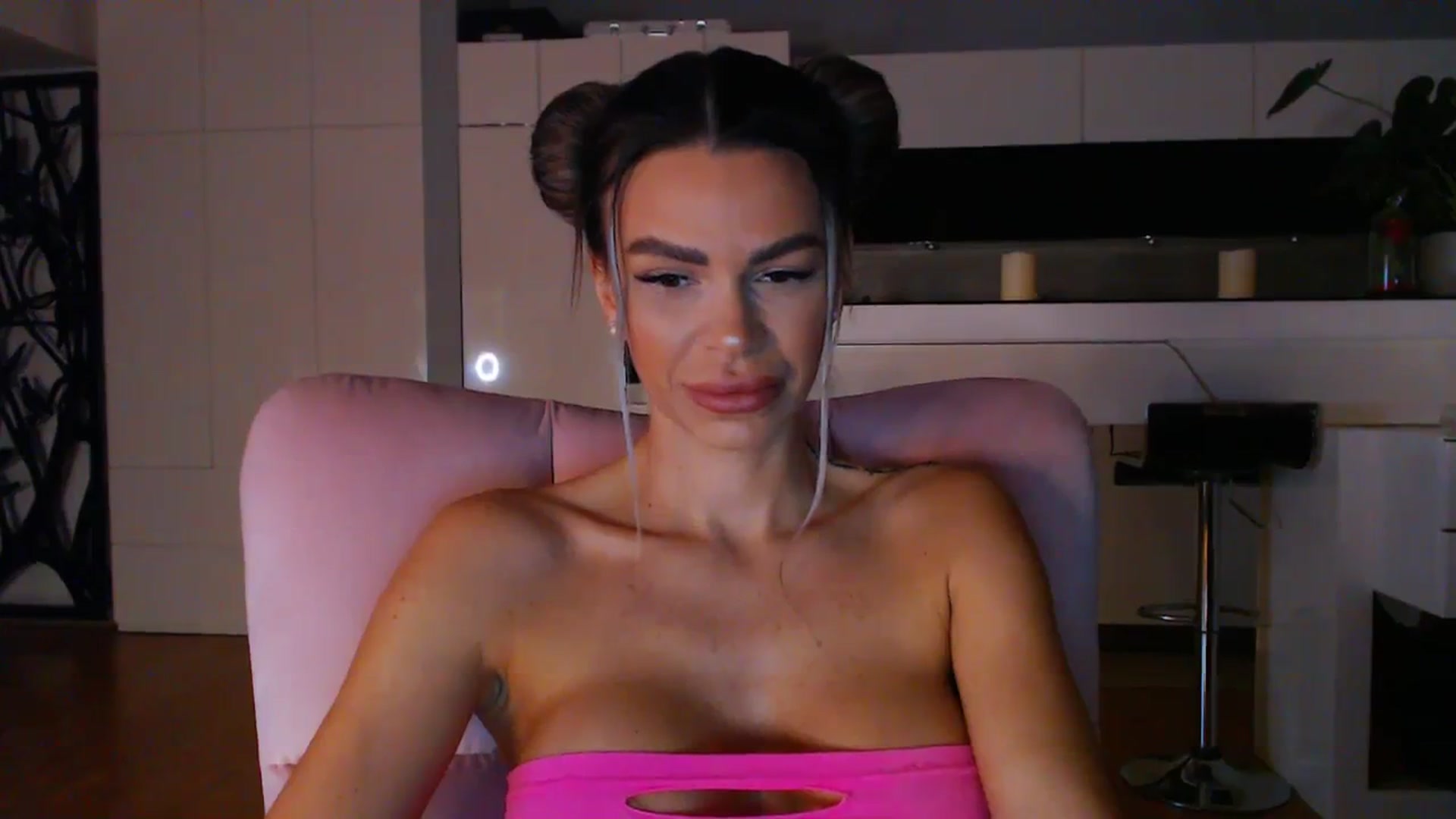 Gallery image thumbnail from D_y_y's myfreecams stream on, 01/29/2024, 06:14 image 3 of 20