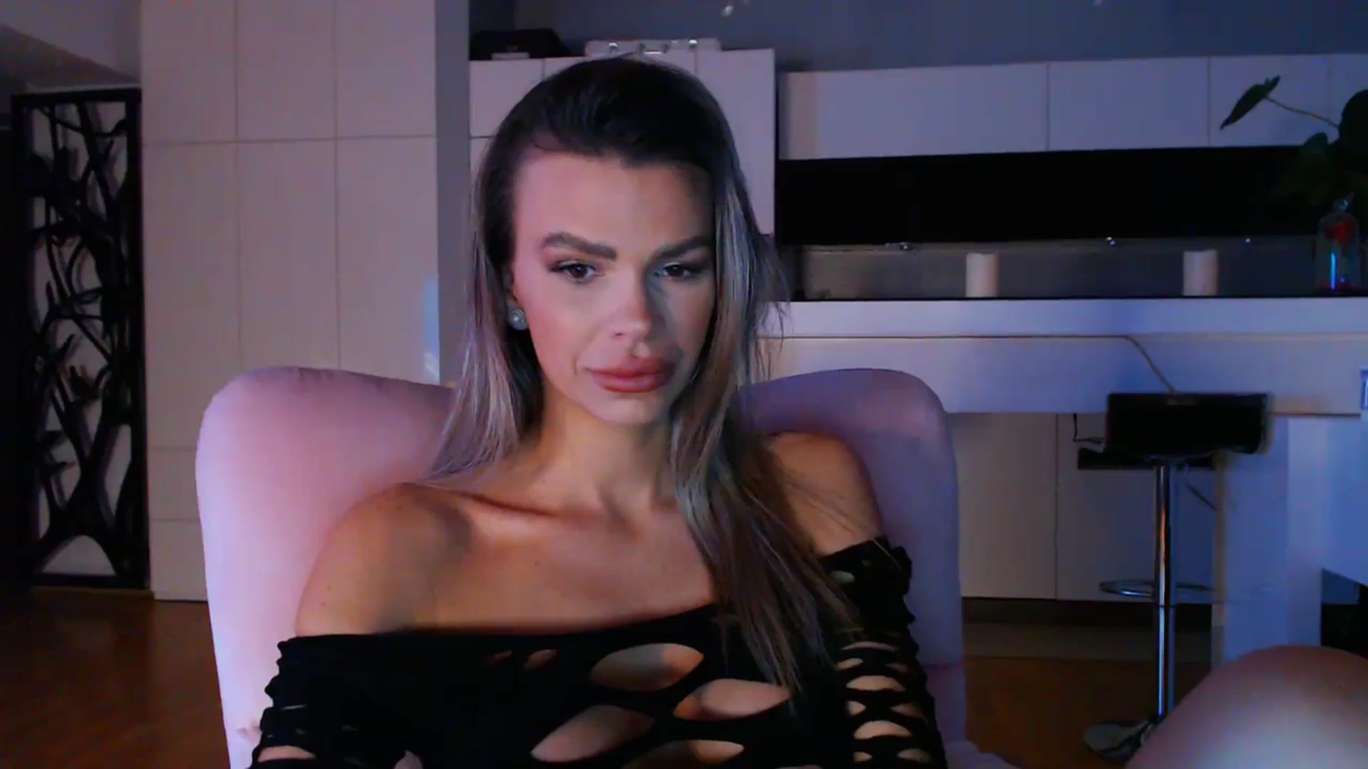 Gallery image thumbnail from D_y_y's myfreecams stream on, 02/04/2024, 06:00 image 13 of 20
