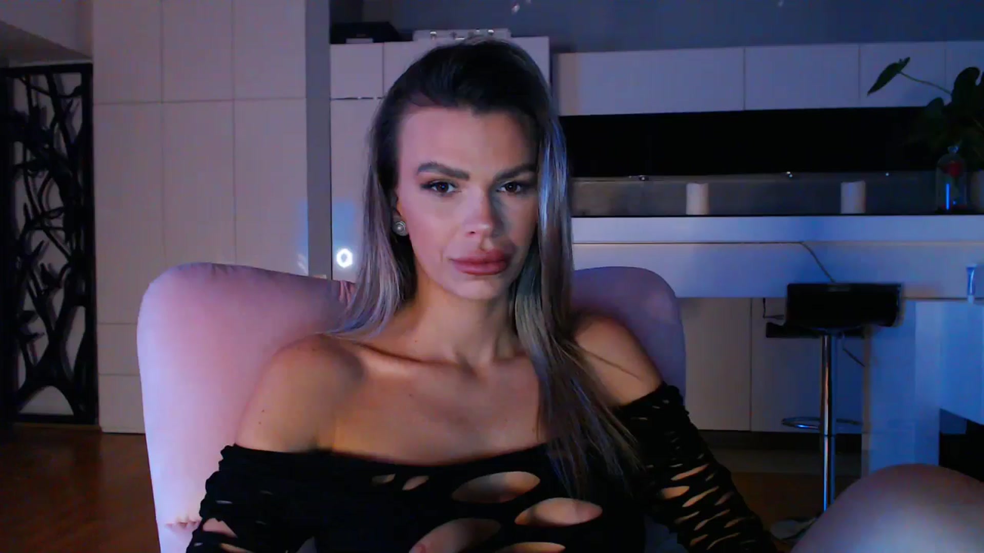 Gallery image thumbnail from D_y_y's myfreecams stream on, 02/04/2024, 06:00 image 10 of 20