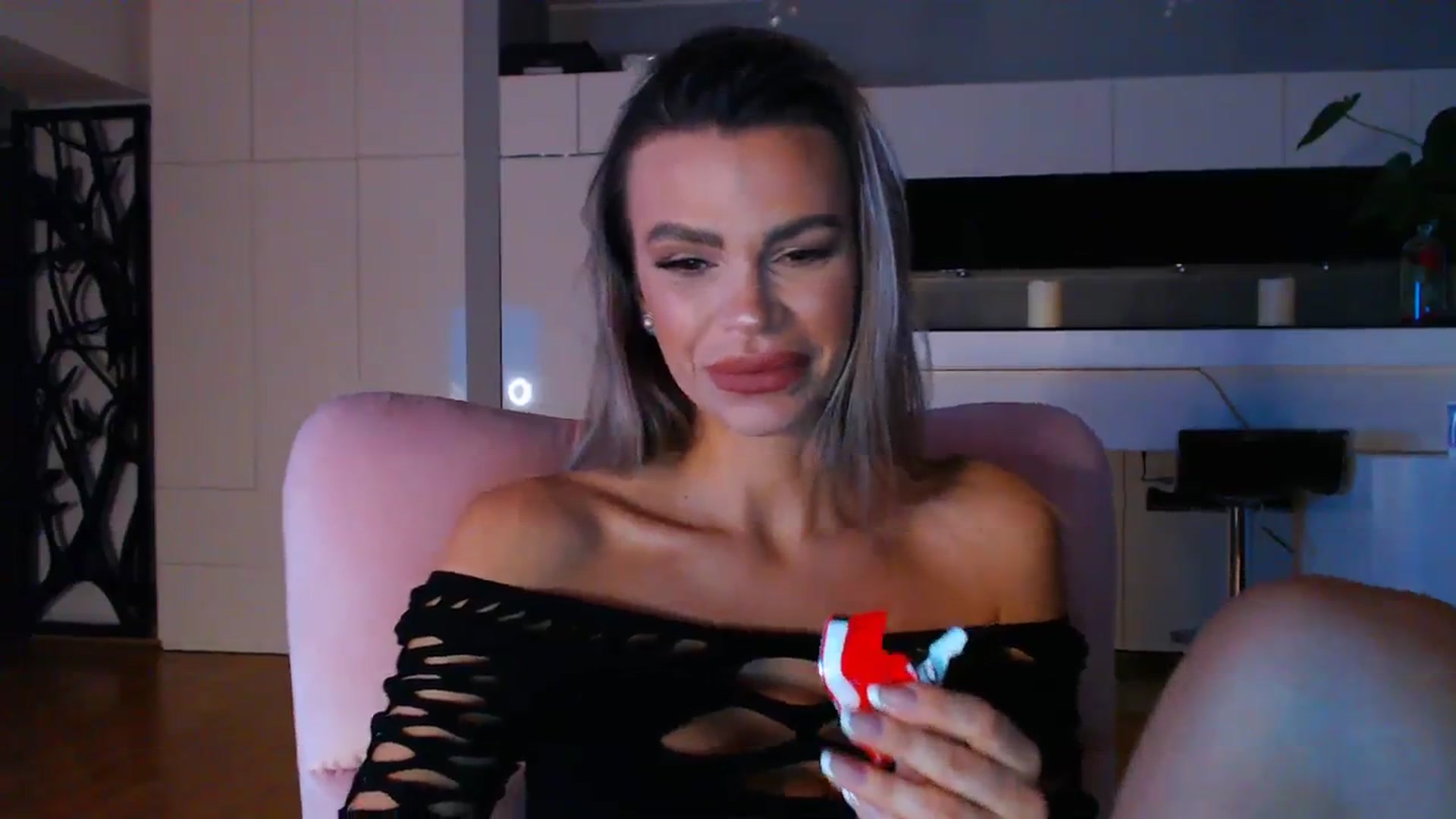 Gallery image thumbnail from D_y_y's myfreecams stream on, 02/04/2024, 06:00 image 4 of 20
