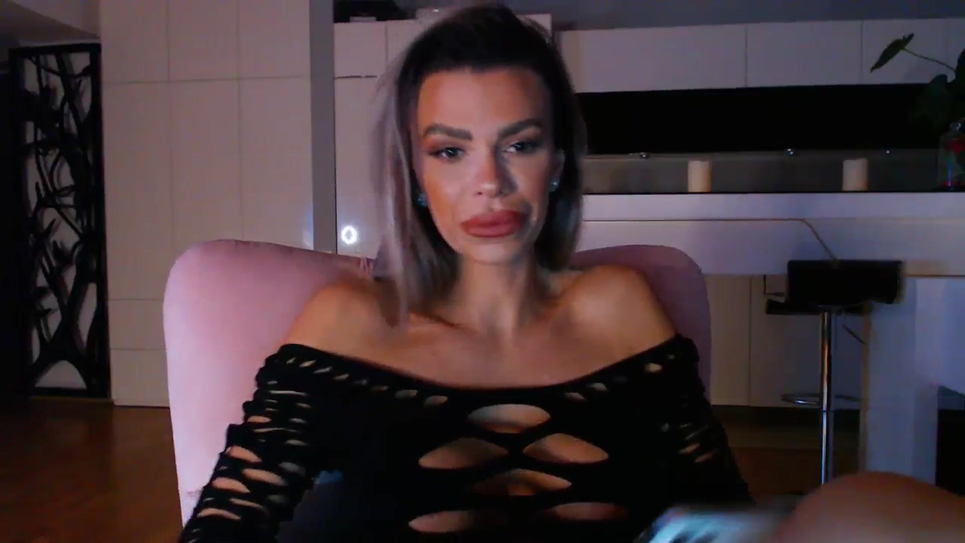 Gallery image thumbnail from D_y_y's myfreecams stream on, 02/04/2024, 06:00 image 6 of 20