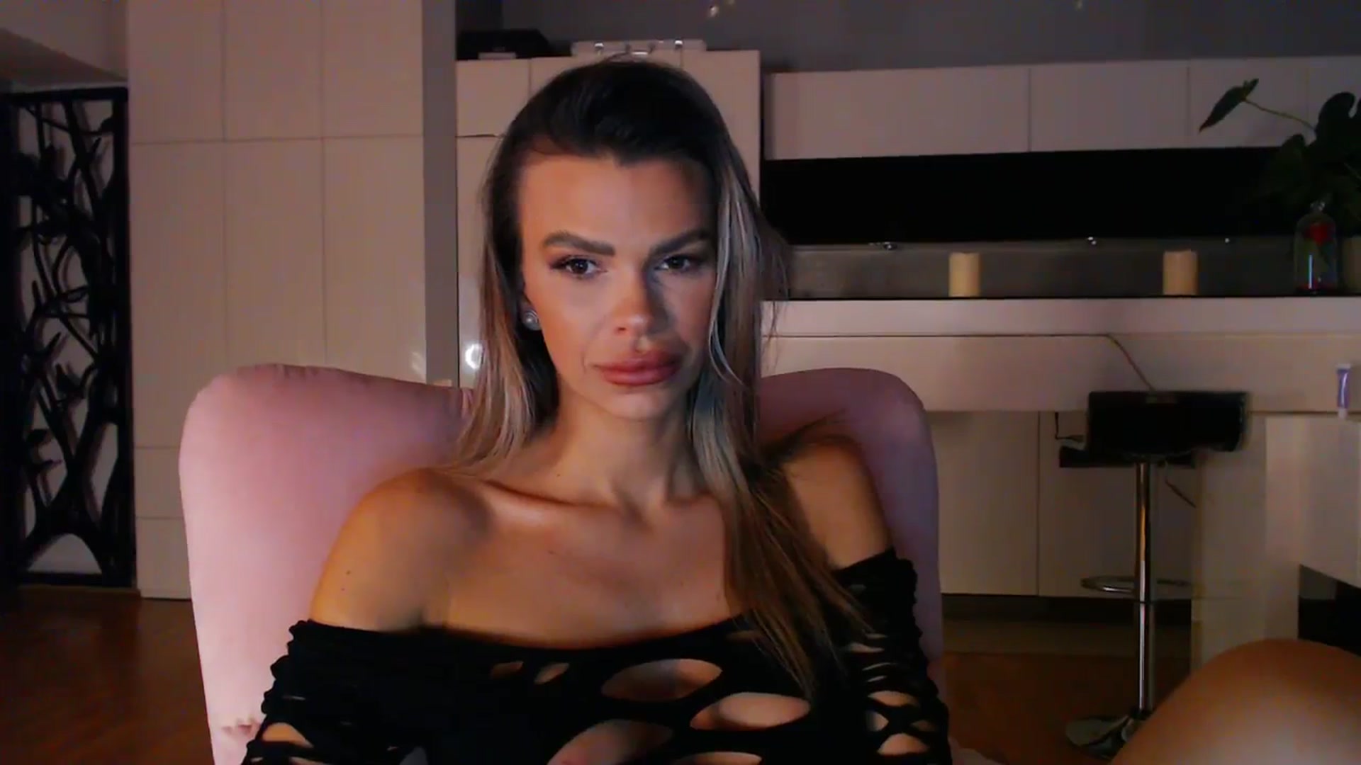 Gallery image thumbnail from D_y_y's myfreecams stream on, 02/04/2024, 06:00 image 11 of 20