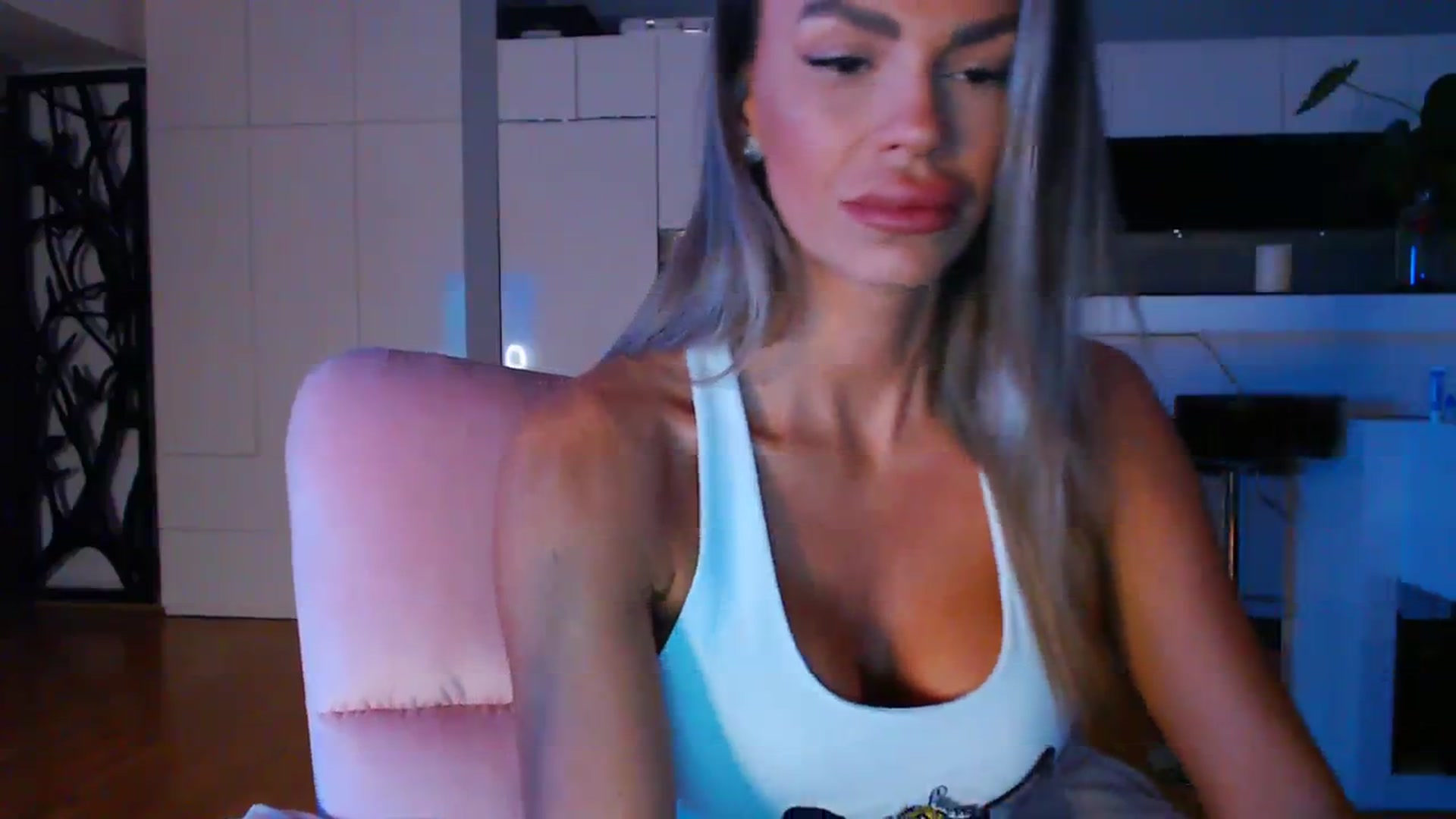 Gallery image thumbnail from D_y_y's myfreecams stream on, 02/05/2024, 04:52 image 9 of 20