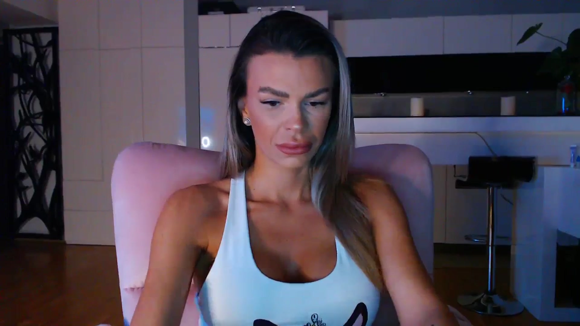 Gallery image thumbnail from D_y_y's myfreecams stream on, 02/05/2024, 04:52 image 8 of 20
