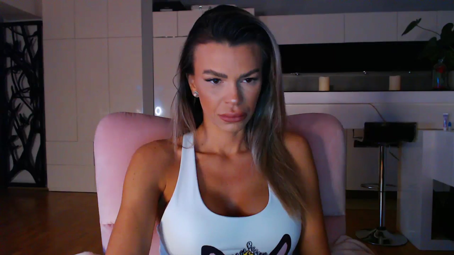 Gallery image thumbnail from D_y_y's myfreecams stream on, 02/05/2024, 04:52 image 4 of 20