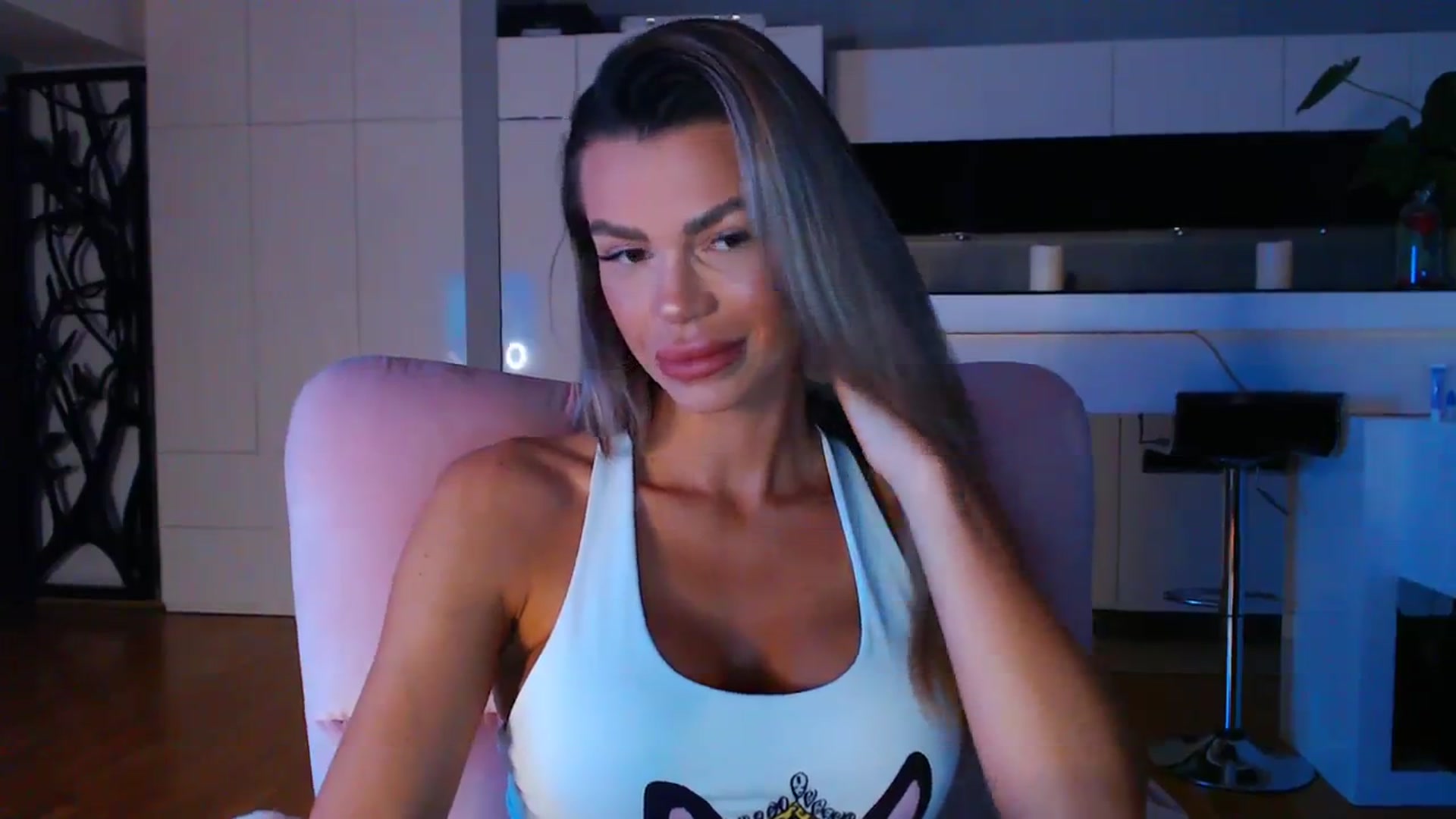 Gallery image thumbnail from D_y_y's myfreecams stream on, 02/05/2024, 04:52 image 6 of 20