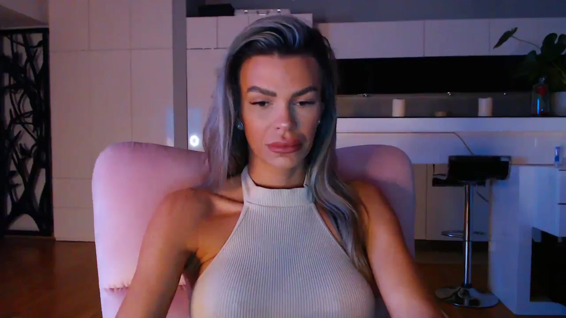 Gallery image thumbnail from D_y_y's myfreecams stream on, 02/07/2024, 05:47 image 11 of 20
