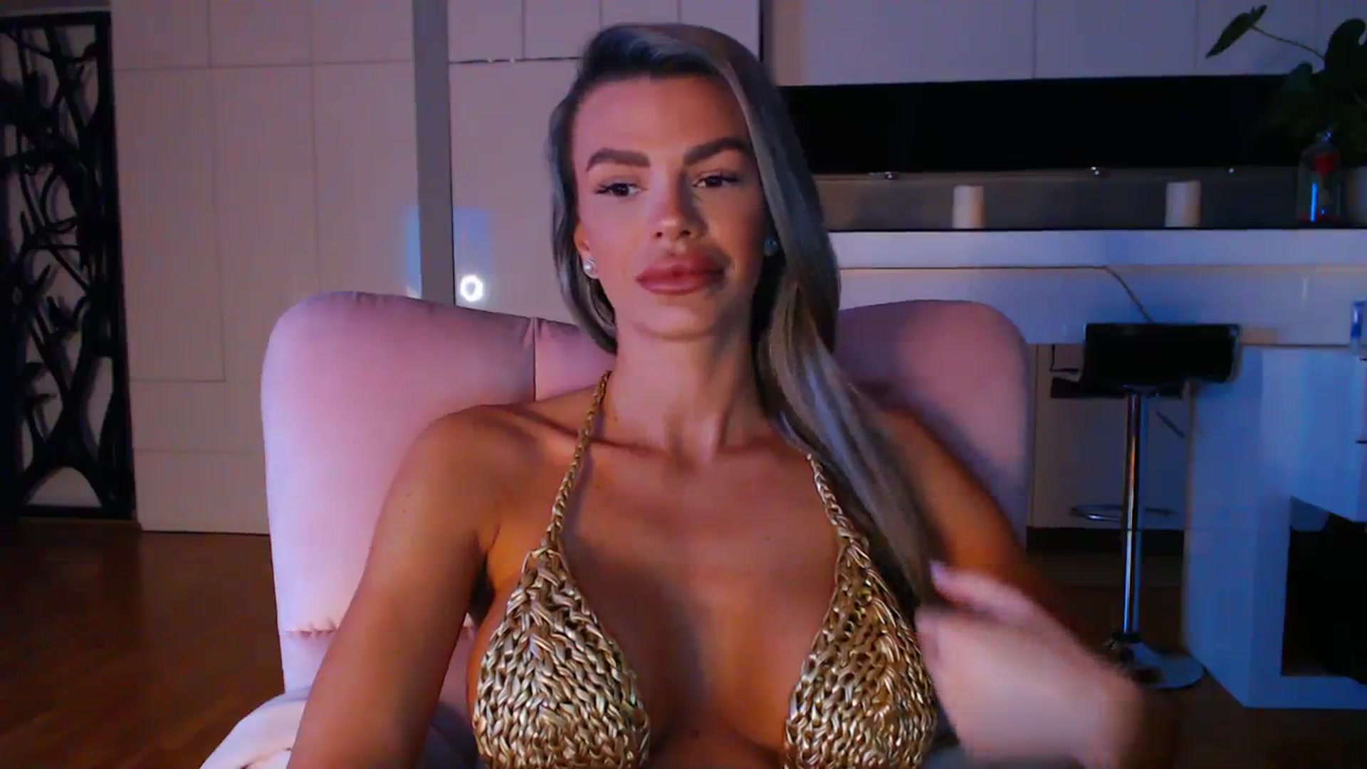 Gallery image thumbnail from D_y_y's myfreecams stream on, 02/08/2024, 05:15 image 2 of 20