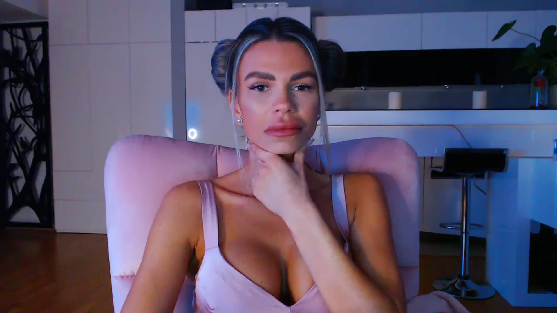 Gallery image thumbnail from D_y_y's myfreecams stream on, 02/09/2024, 06:27 image 13 of 20