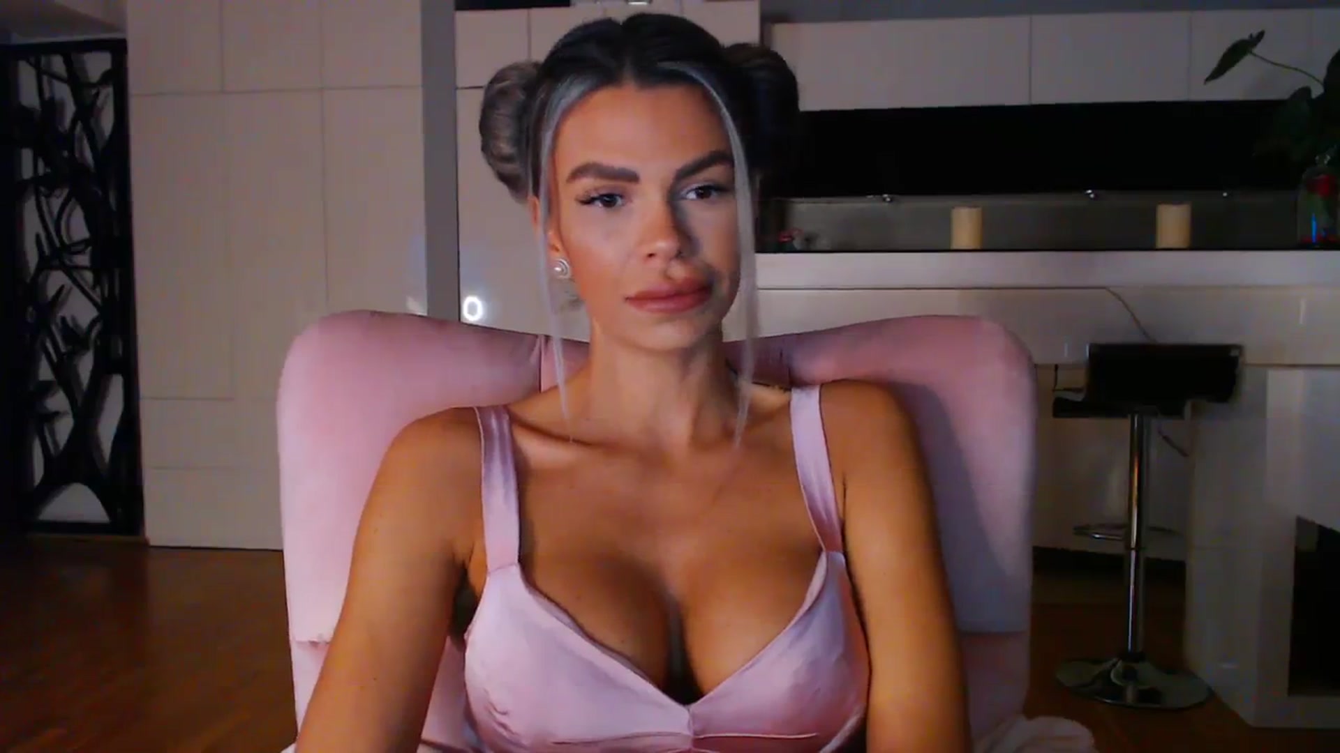 Gallery image thumbnail from D_y_y's myfreecams stream on, 02/09/2024, 06:27 image 6 of 20