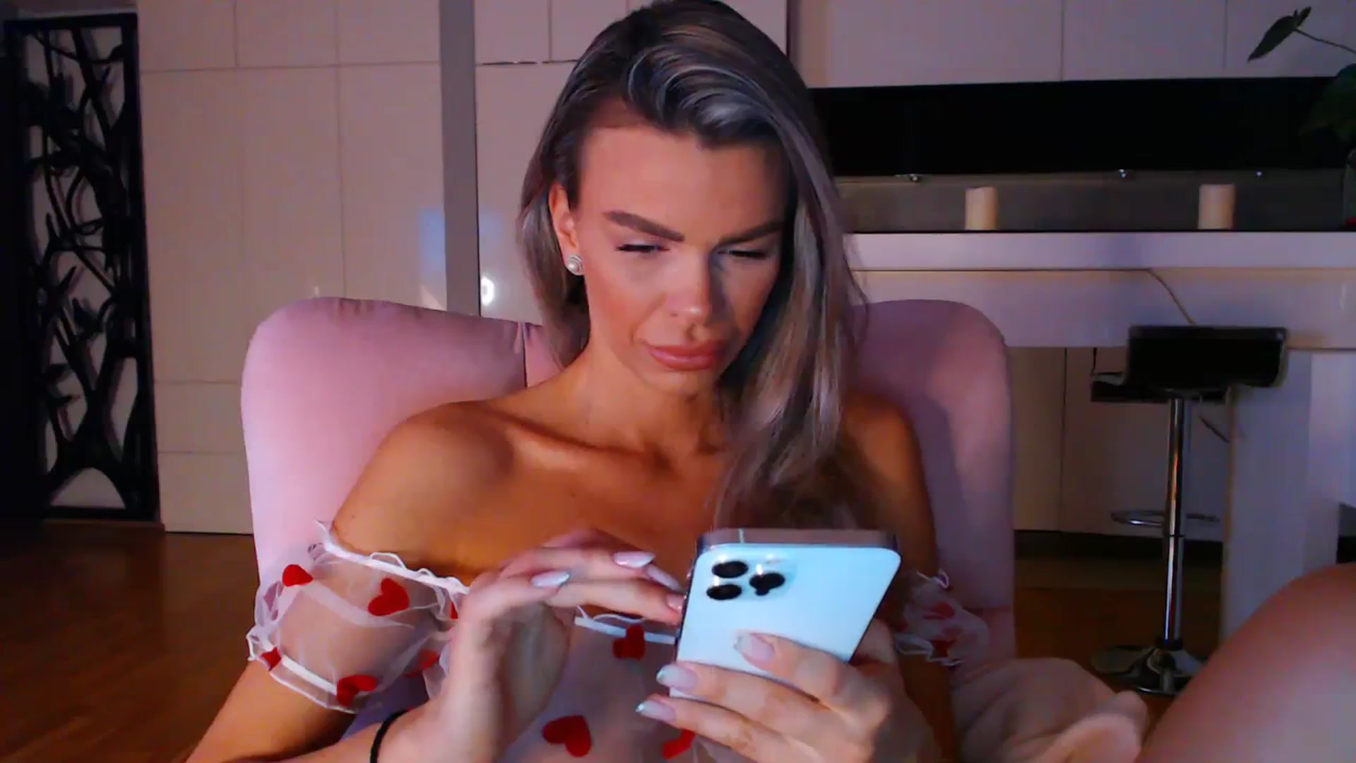 Gallery image thumbnail from D_y_y's myfreecams stream on, 02/11/2024, 04:13 image 6 of 20