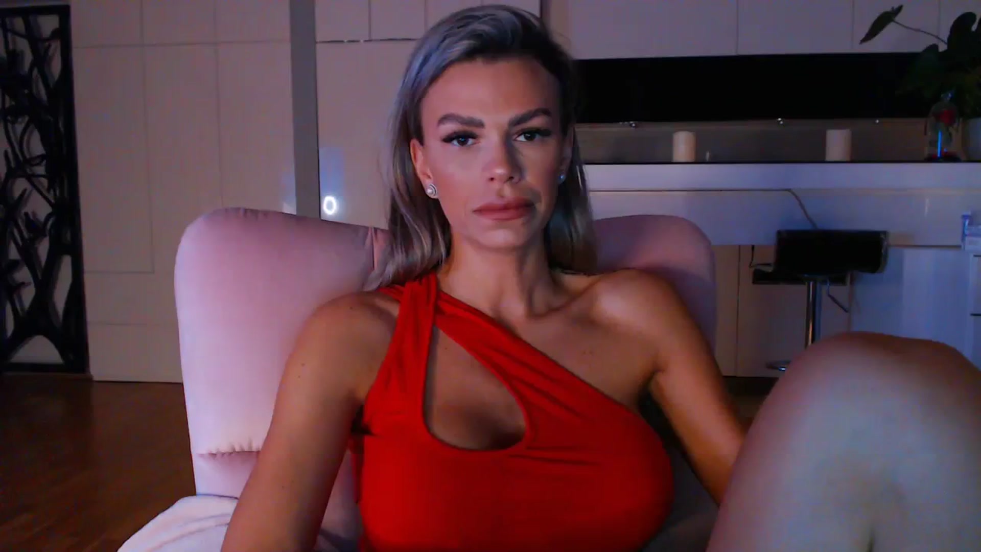 Gallery image thumbnail from D_y_y's myfreecams stream on, 02/13/2024, 05:13 image 12 of 20