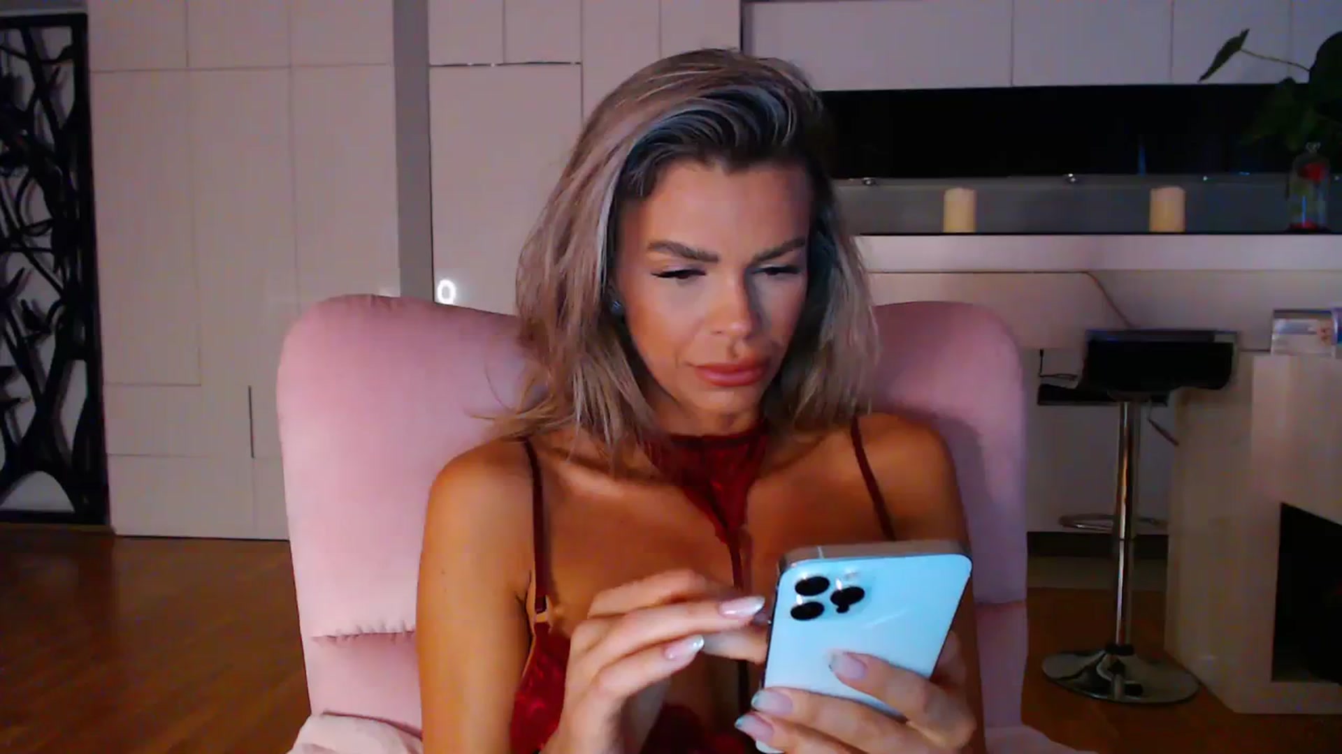 Gallery image thumbnail from D_y_y's myfreecams stream on, 02/21/2024, 05:37 image 14 of 20