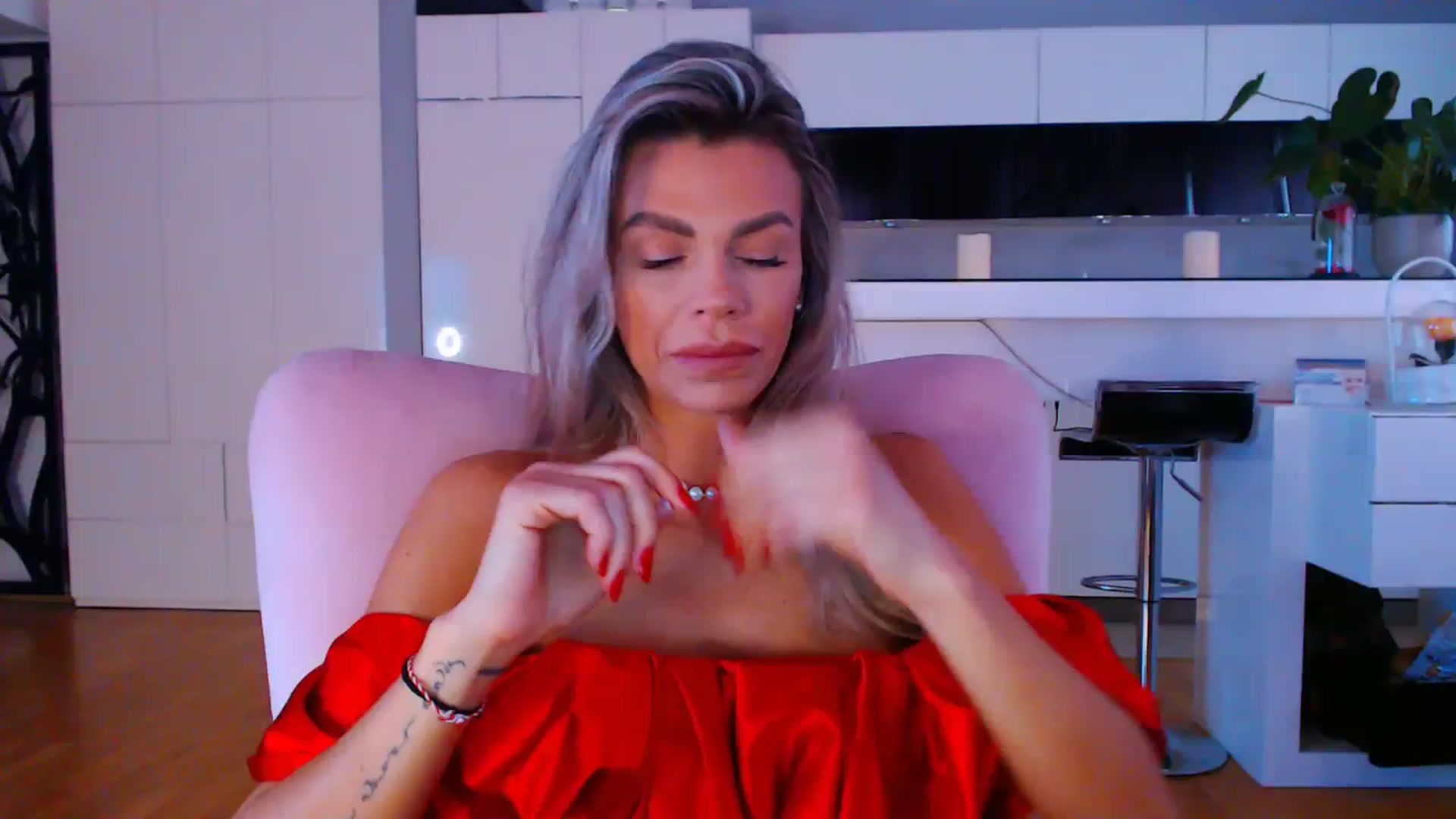 Gallery image thumbnail from D_y_y's myfreecams stream on, 03/08/2024, 06:01 image 8 of 20