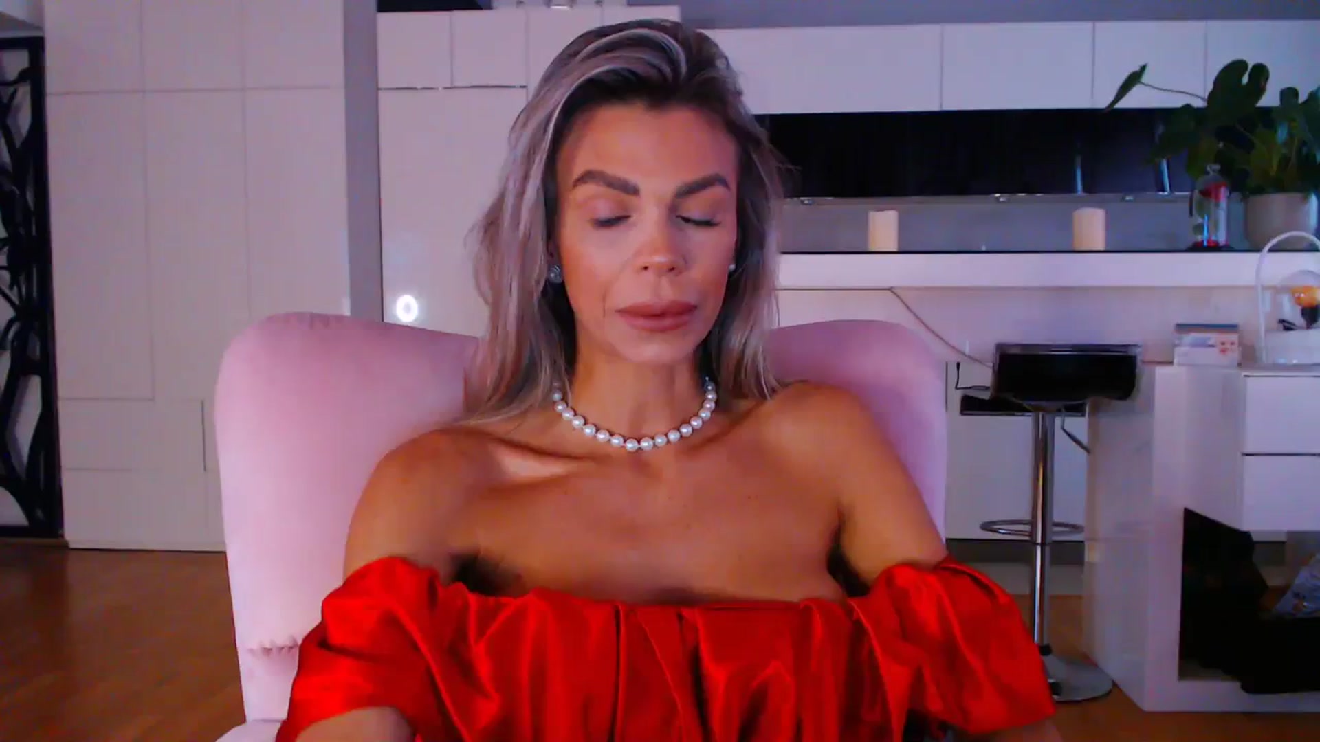 Gallery image thumbnail from D_y_y's myfreecams stream on, 03/08/2024, 06:01 image 1 of 20
