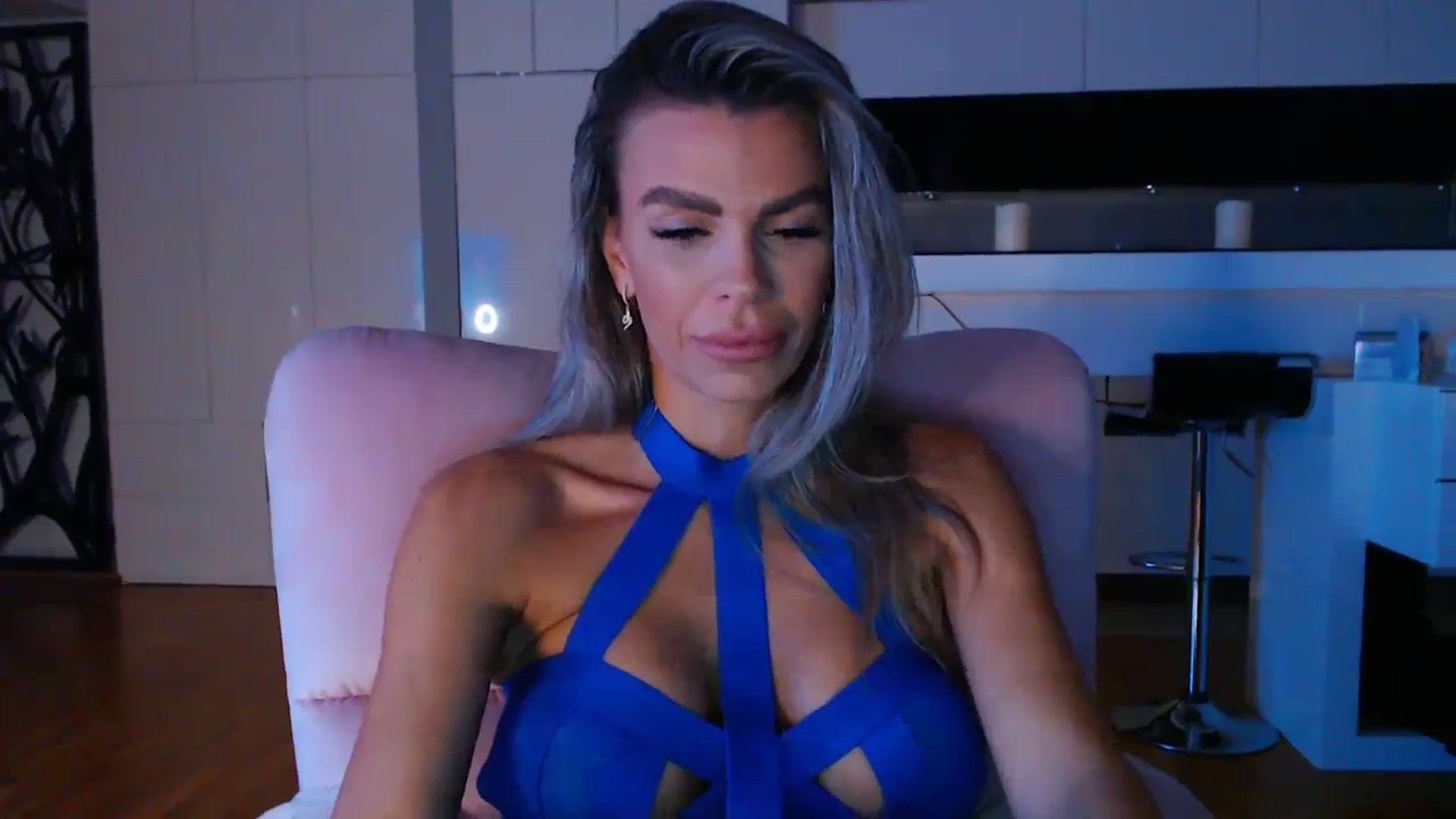 Gallery image thumbnail from D_y_y's myfreecams stream on, 03/22/2024, 04:29 image 13 of 20