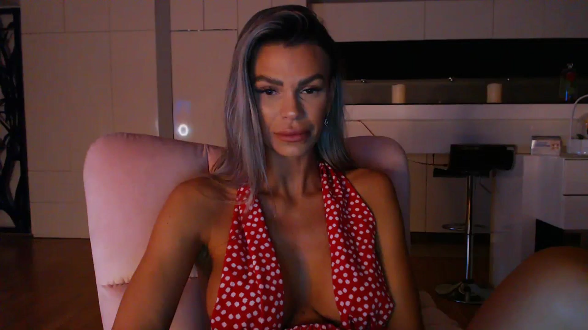 Gallery image thumbnail from D_y_y's myfreecams stream on, 04/01/2024, 19:16 image 20 of 20