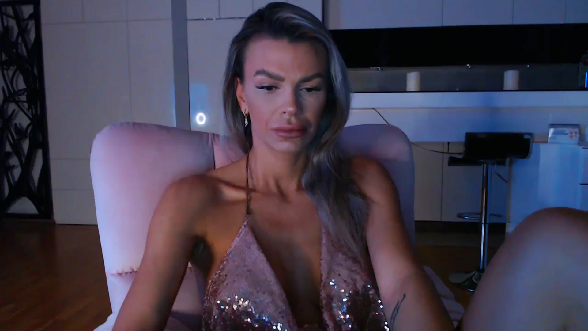 Gallery image thumbnail from D_y_y's myfreecams stream on, 04/02/2024, 05:36 image 1 of 20