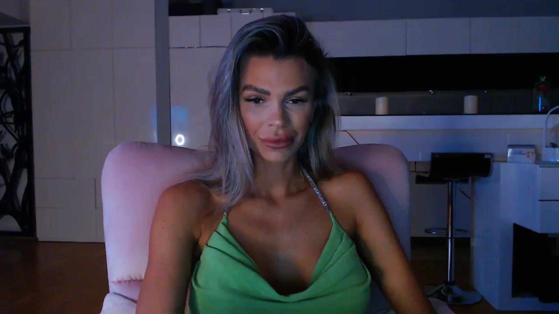 Gallery image thumbnail from D_y_y's myfreecams stream on, 04/03/2024, 03:47 image 14 of 20