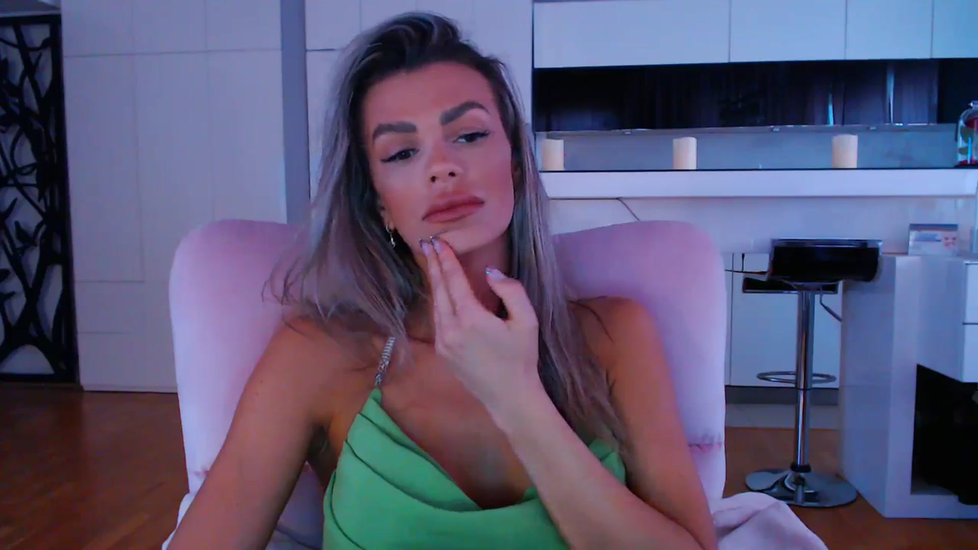 Gallery image thumbnail from D_y_y's myfreecams stream on, 04/03/2024, 04:45 image 14 of 20