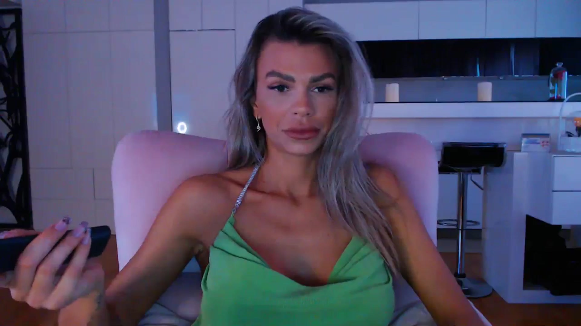 Gallery image thumbnail from D_y_y's myfreecams stream on, 04/03/2024, 04:45 image 5 of 20