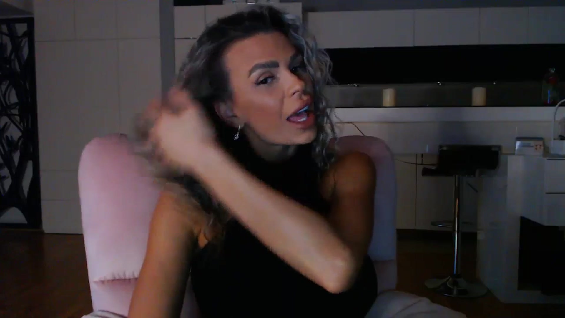 Gallery image thumbnail from D_y_y's myfreecams stream on, 04/03/2024, 17:45 image 12 of 20