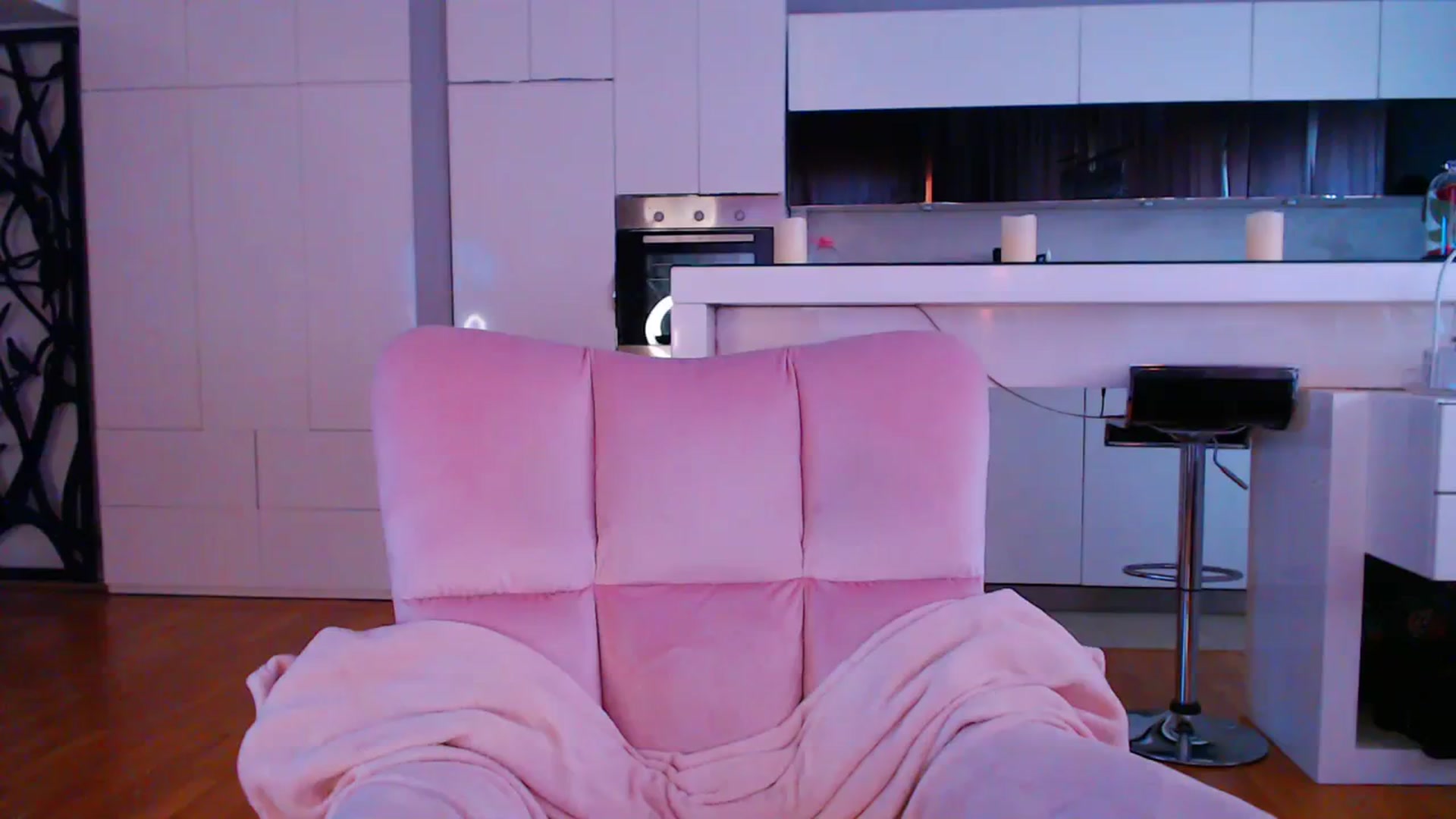 Gallery image thumbnail from D_y_y's myfreecams stream on, 04/08/2024, 18:17 image 1 of 20
