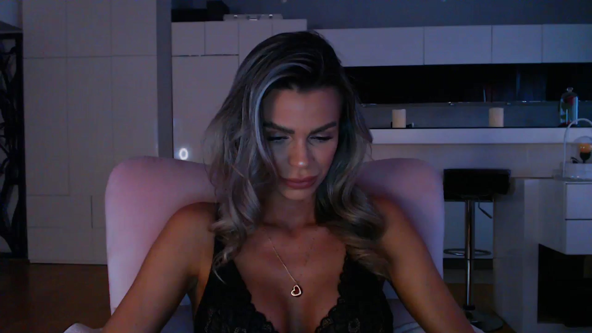 Gallery image thumbnail from D_y_y's myfreecams stream on, 04/08/2024, 18:17 image 5 of 20
