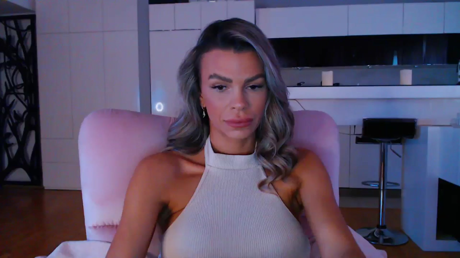 Gallery image thumbnail from D_y_y's myfreecams stream on, 04/09/2024, 04:37 image 10 of 20