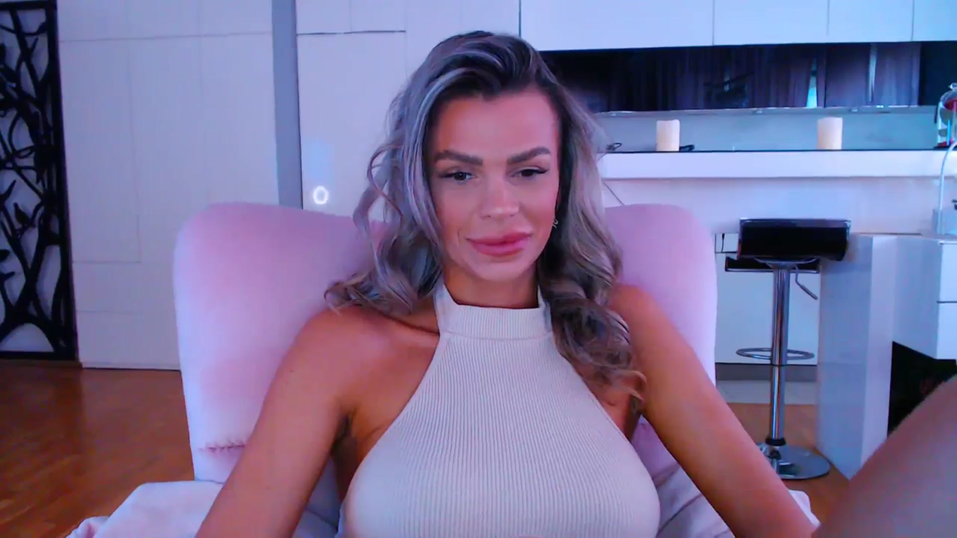 Gallery image thumbnail from D_y_y's myfreecams stream on, 04/09/2024, 05:53 image 5 of 20