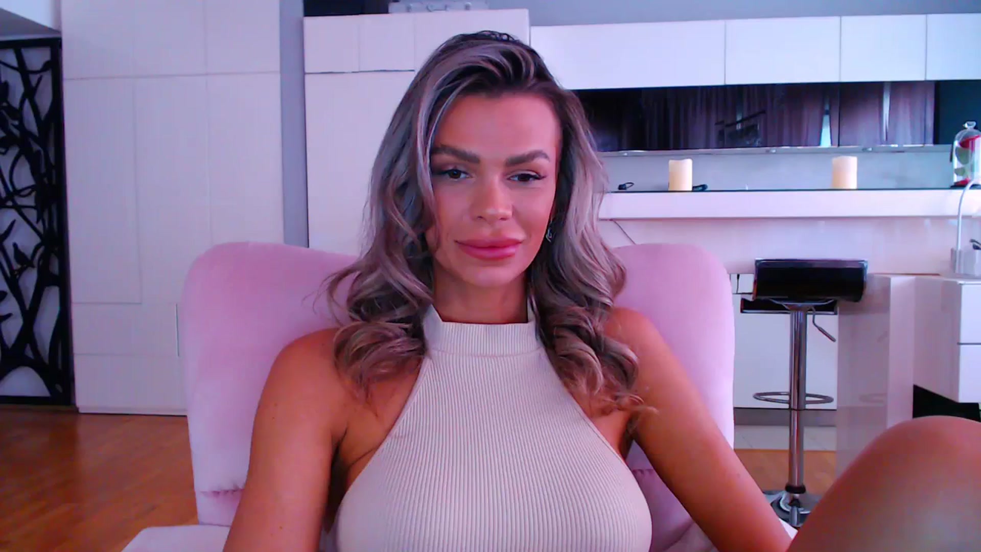 Gallery image thumbnail from D_y_y's myfreecams stream on, 04/09/2024, 05:53 image 18 of 20