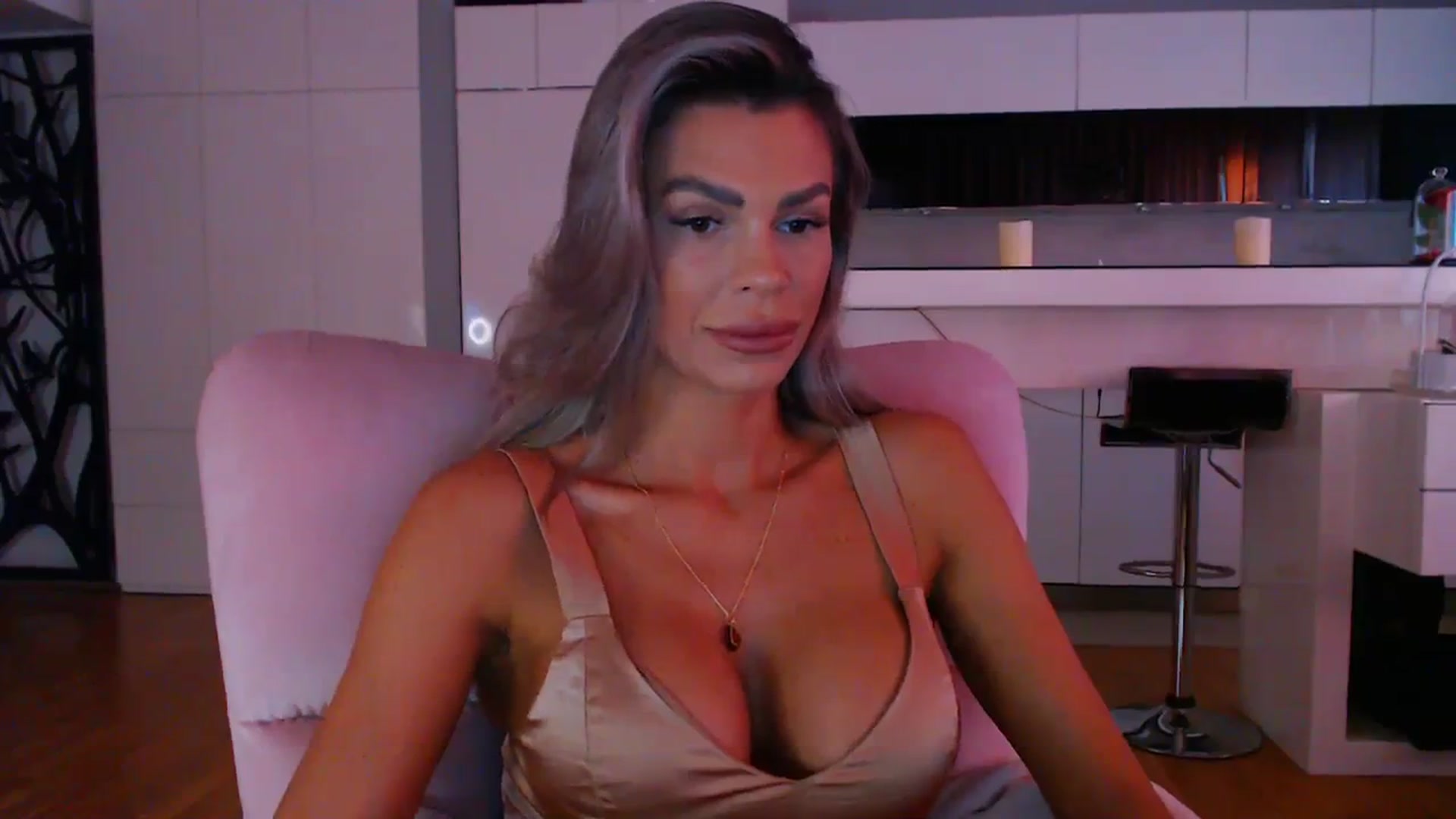 Gallery image thumbnail from D_y_y's myfreecams stream on, 04/10/2024, 17:03 image 5 of 20