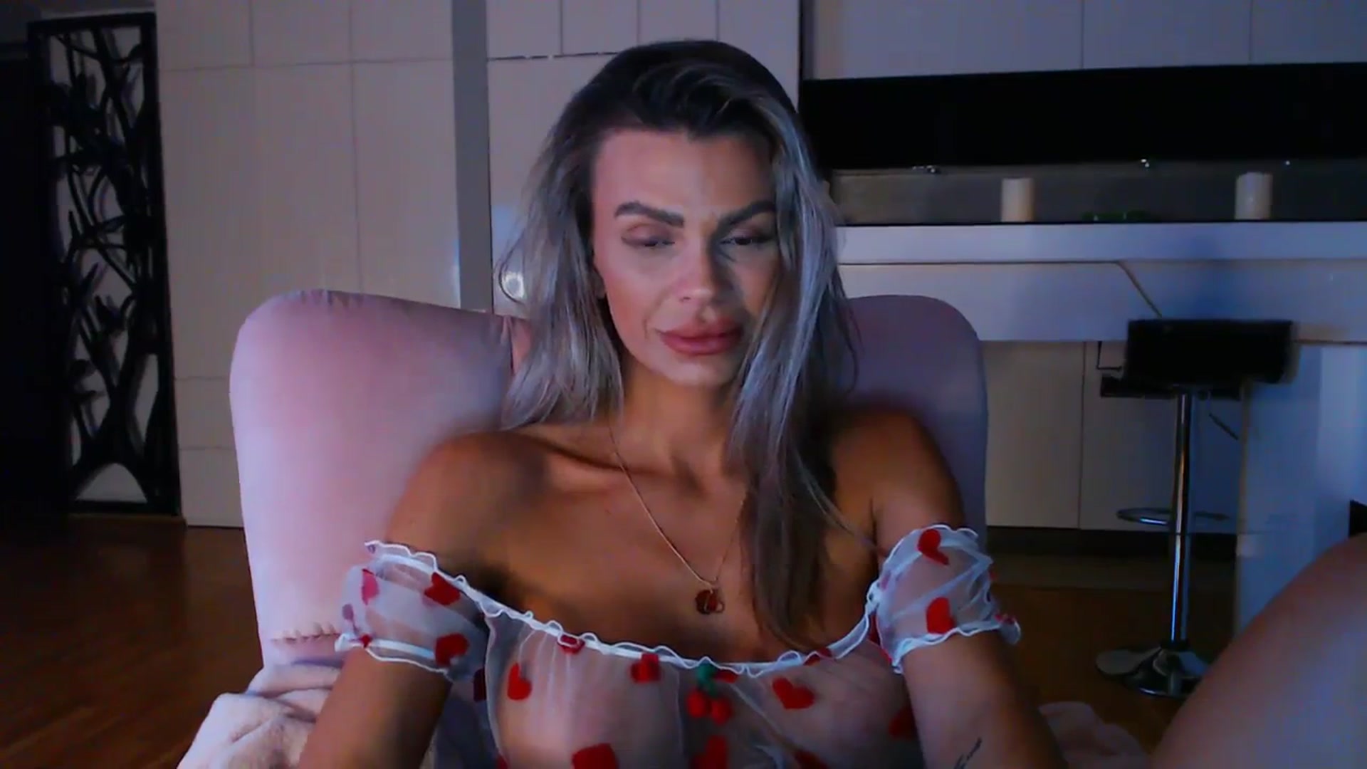 Gallery image thumbnail from D_y_y's myfreecams stream on, 04/11/2024, 17:53 image 9 of 20