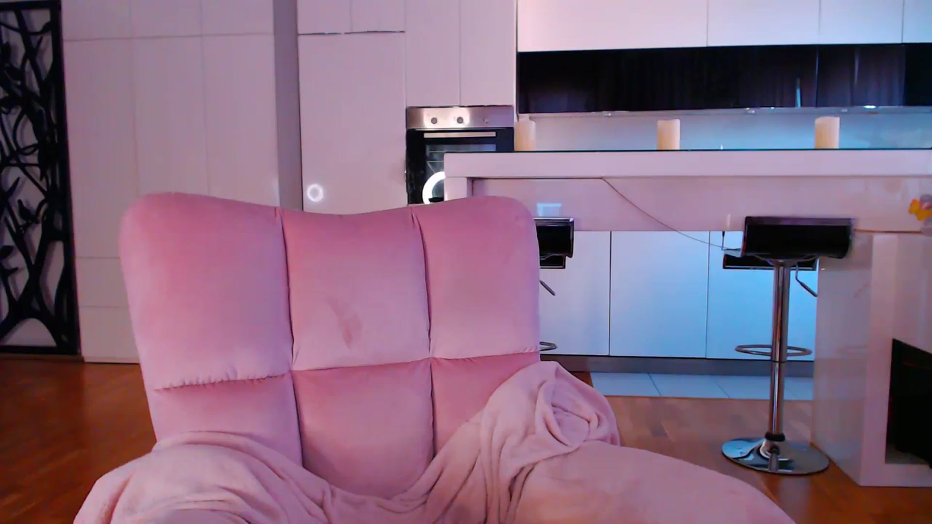 Gallery image thumbnail from D_y_y's myfreecams stream on, 04/14/2024, 05:00 image 4 of 20