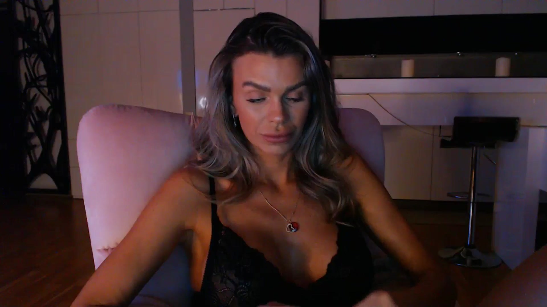 Gallery image thumbnail from D_y_y's myfreecams stream on, 04/16/2024, 18:29 image 20 of 20