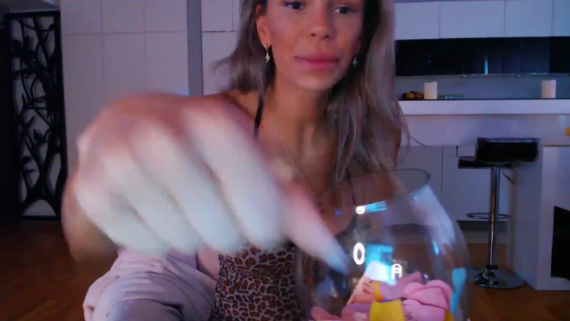 Gallery image thumbnail from D_y_y's myfreecams stream on, 04/20/2024, 05:22 image 1 of 20