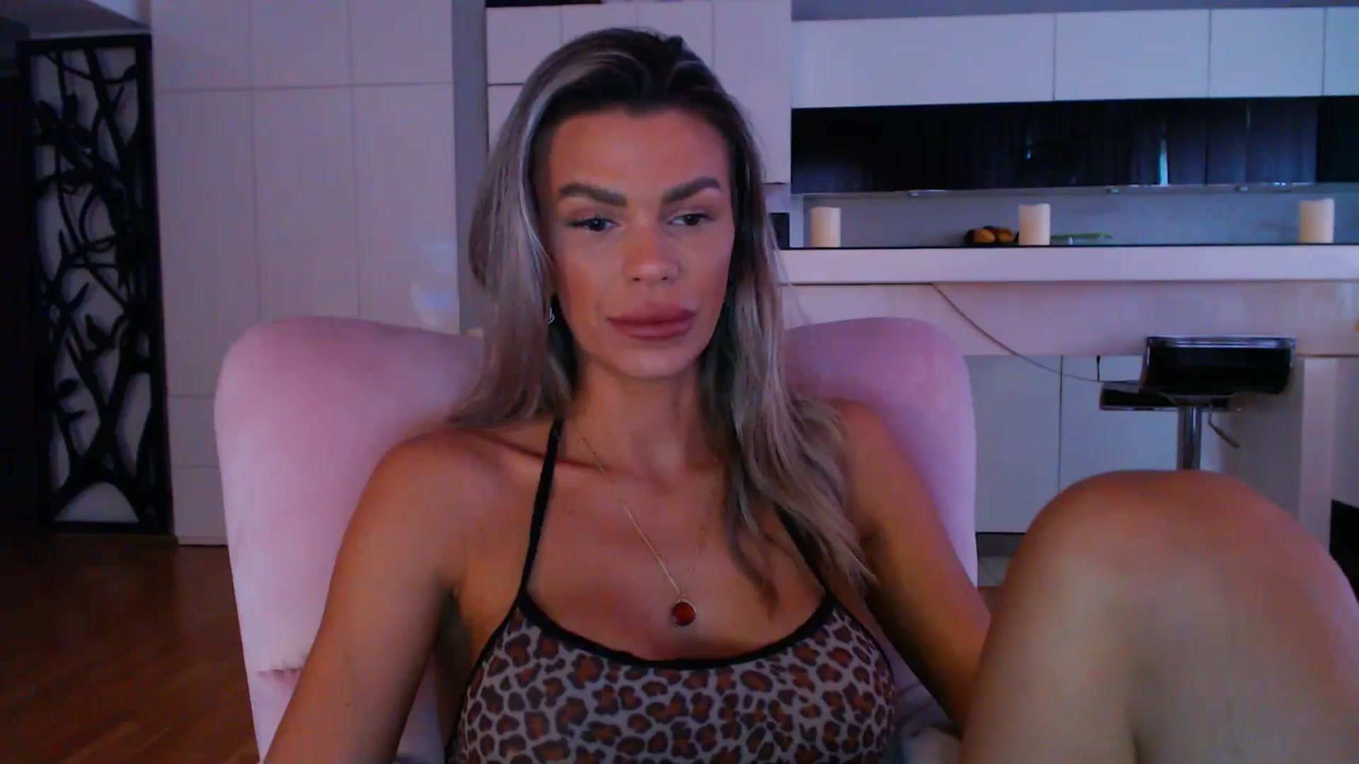 Gallery image thumbnail from D_y_y's myfreecams stream on, 04/20/2024, 05:22 image 9 of 20