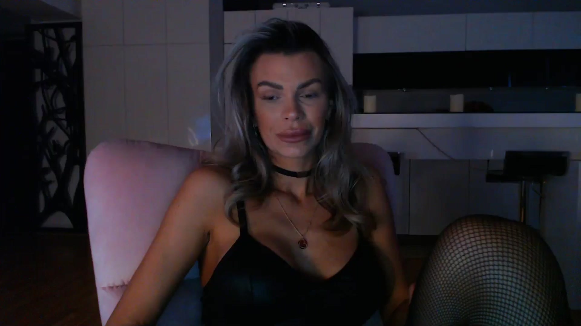 Gallery image thumbnail from D_y_y's myfreecams stream on, 04/25/2024, 05:40 image 1 of 20