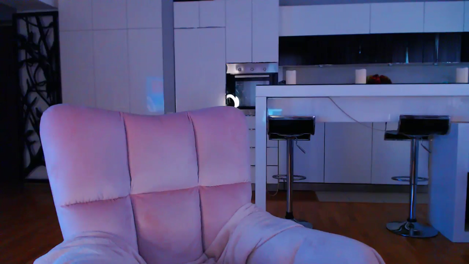 Gallery image thumbnail from D_y_y's myfreecams stream on, 04/25/2024, 05:40 image 14 of 20