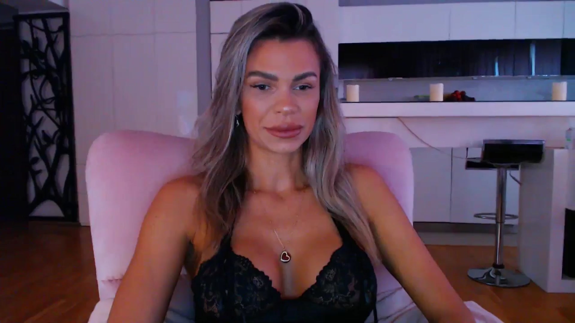 Gallery image thumbnail from D_y_y's myfreecams stream on, 04/26/2024, 04:28 image 14 of 20
