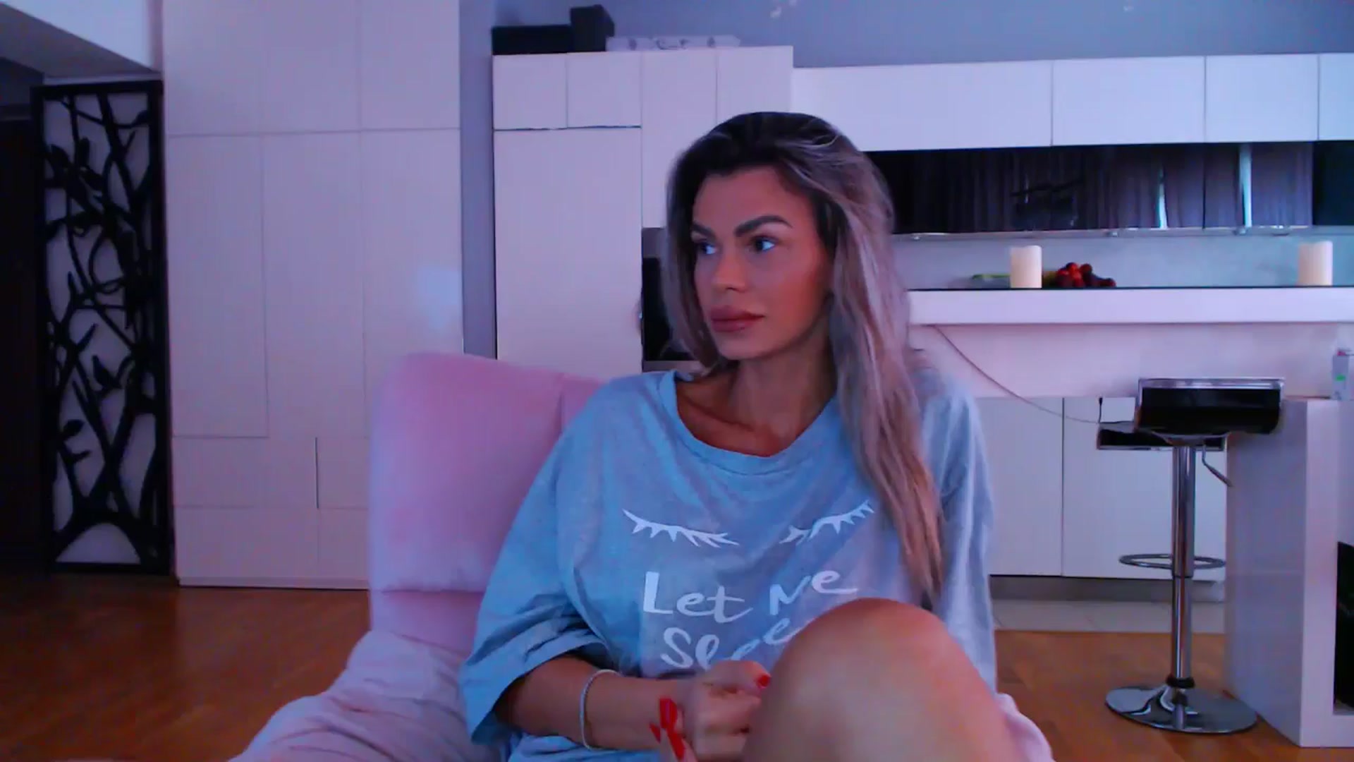 Gallery image thumbnail from D_y_y's myfreecams stream on, 04/26/2024, 05:19 image 18 of 20