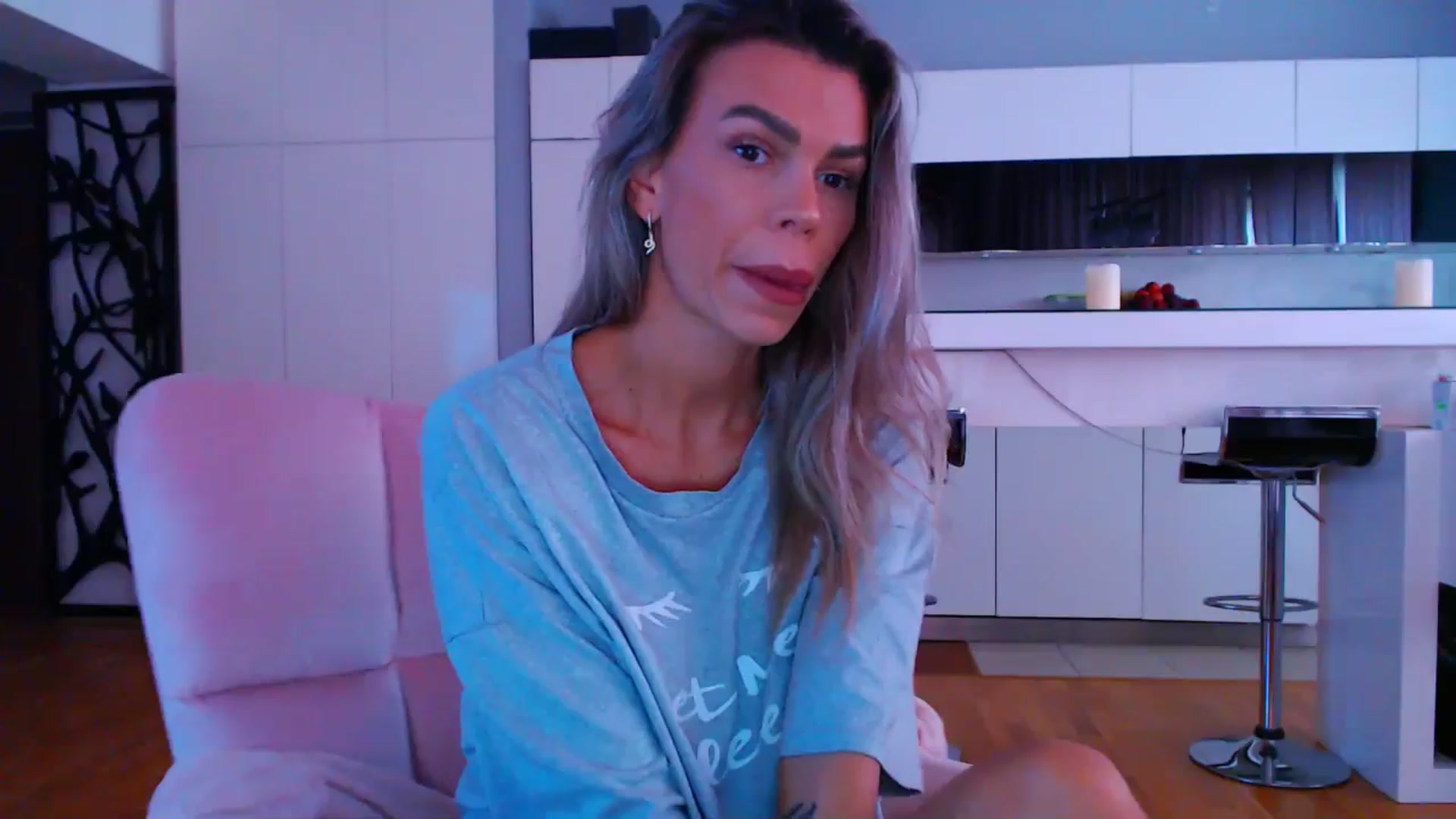 Gallery image thumbnail from D_y_y's myfreecams stream on, 04/26/2024, 05:19 image 17 of 20