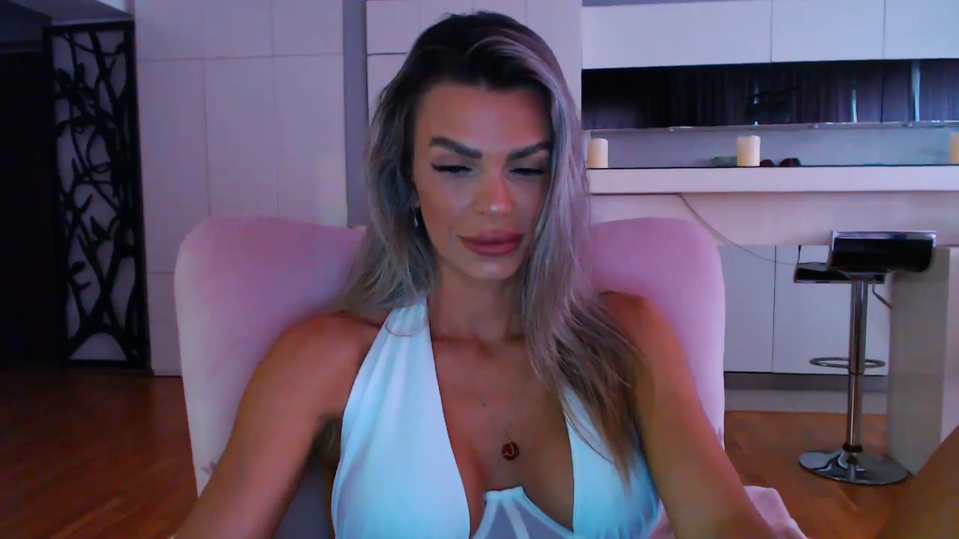 Gallery image thumbnail from D_y_y's myfreecams stream on, 05/03/2024, 05:08 image 18 of 20