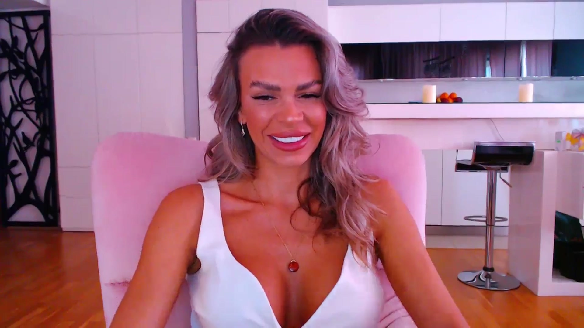 Gallery image thumbnail from D_y_y's myfreecams stream on, 05/05/2024, 04:29 image 12 of 20