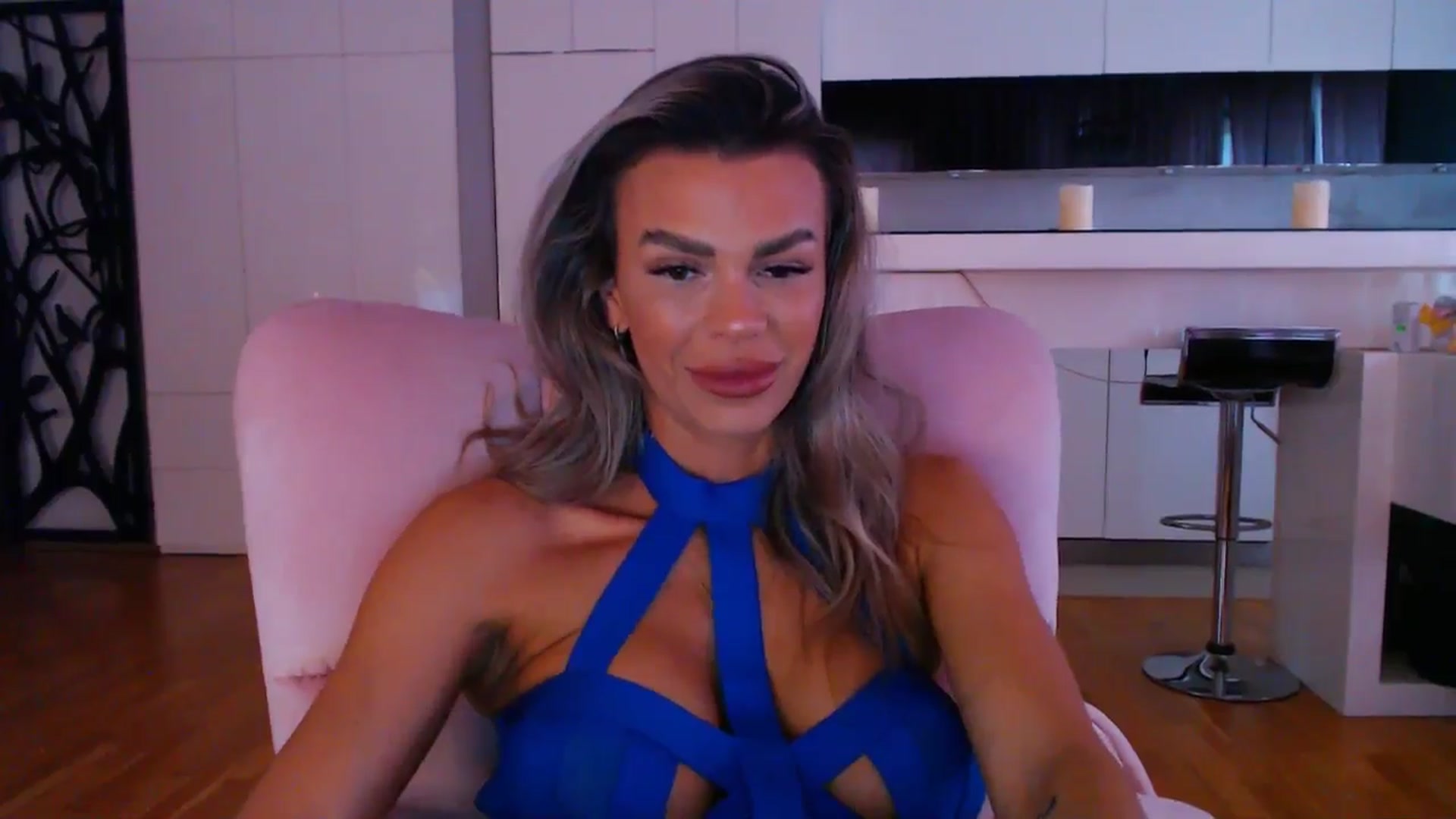 Gallery image thumbnail from D_y_y's myfreecams stream on, 05/10/2024, 04:59 image 14 of 20