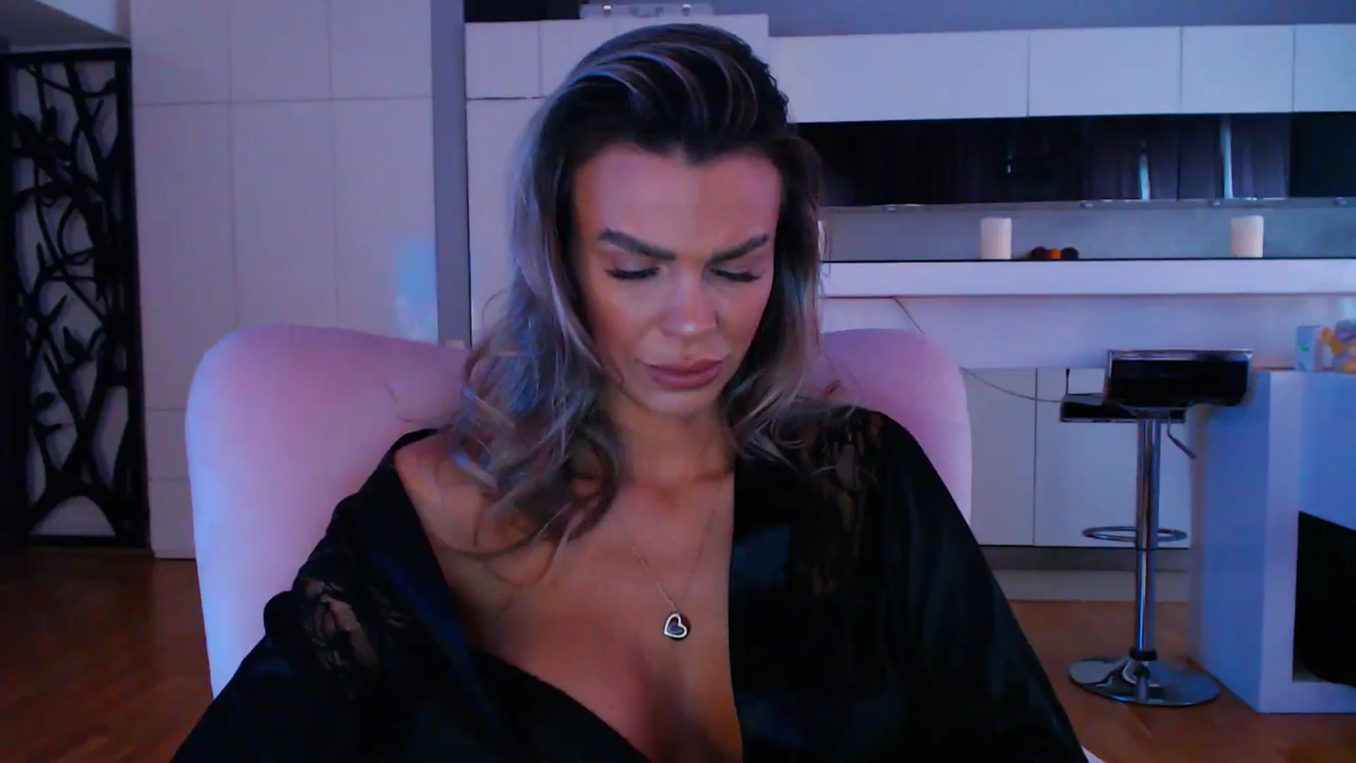 Gallery image thumbnail from D_y_y's myfreecams stream on, 05/15/2024, 05:10 image 15 of 20