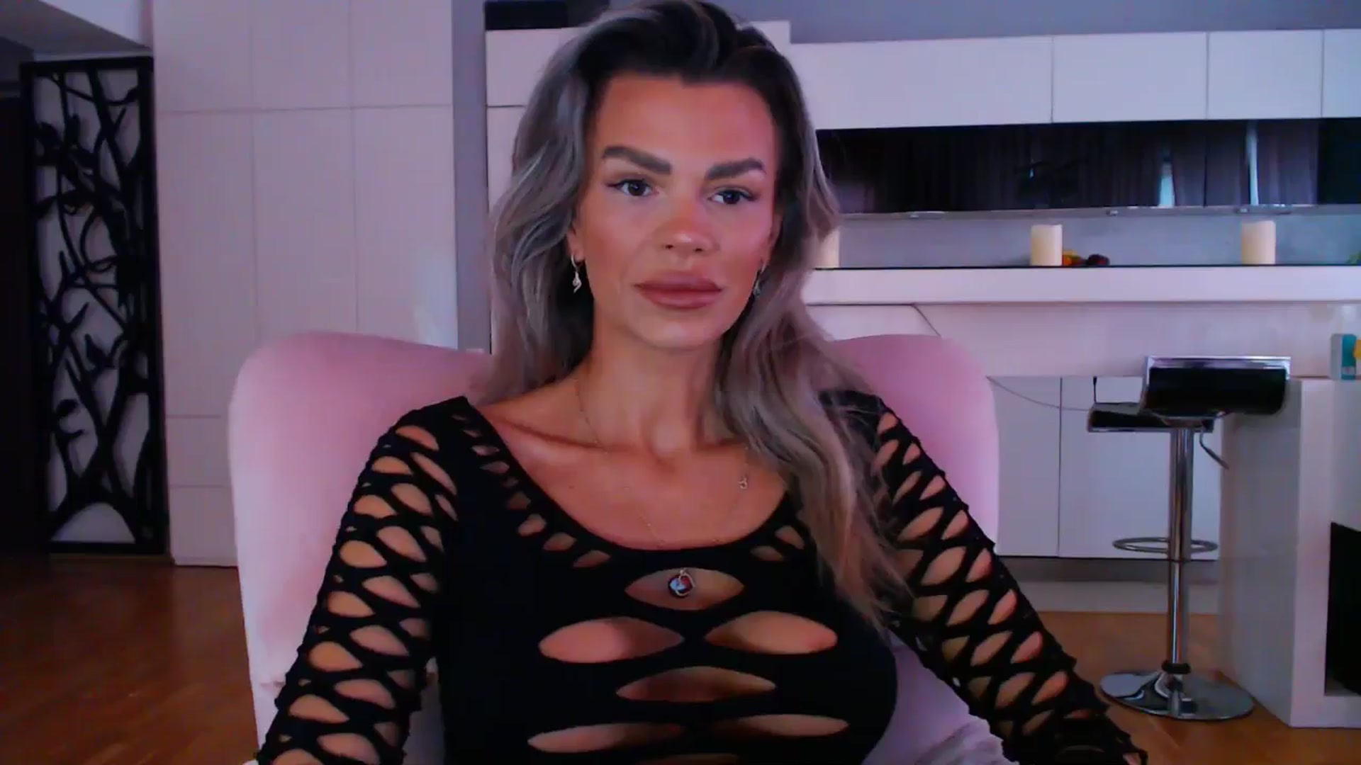 Gallery image thumbnail from D_y_y's myfreecams stream on, 05/19/2024, 04:55 image 5 of 20