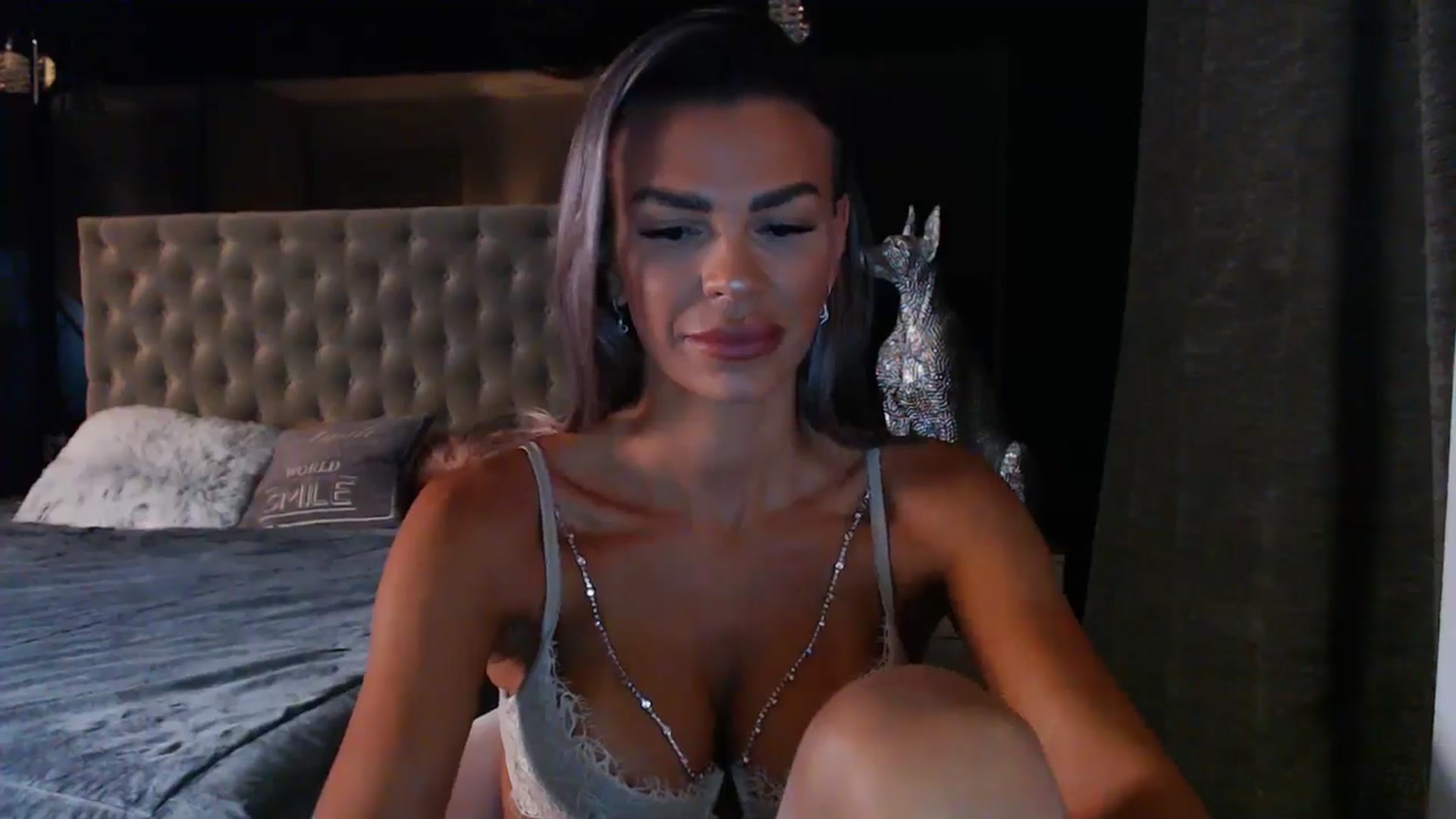 Gallery image thumbnail from D_y_y's myfreecams stream on, 06/18/2024, 03:58 image 7 of 20