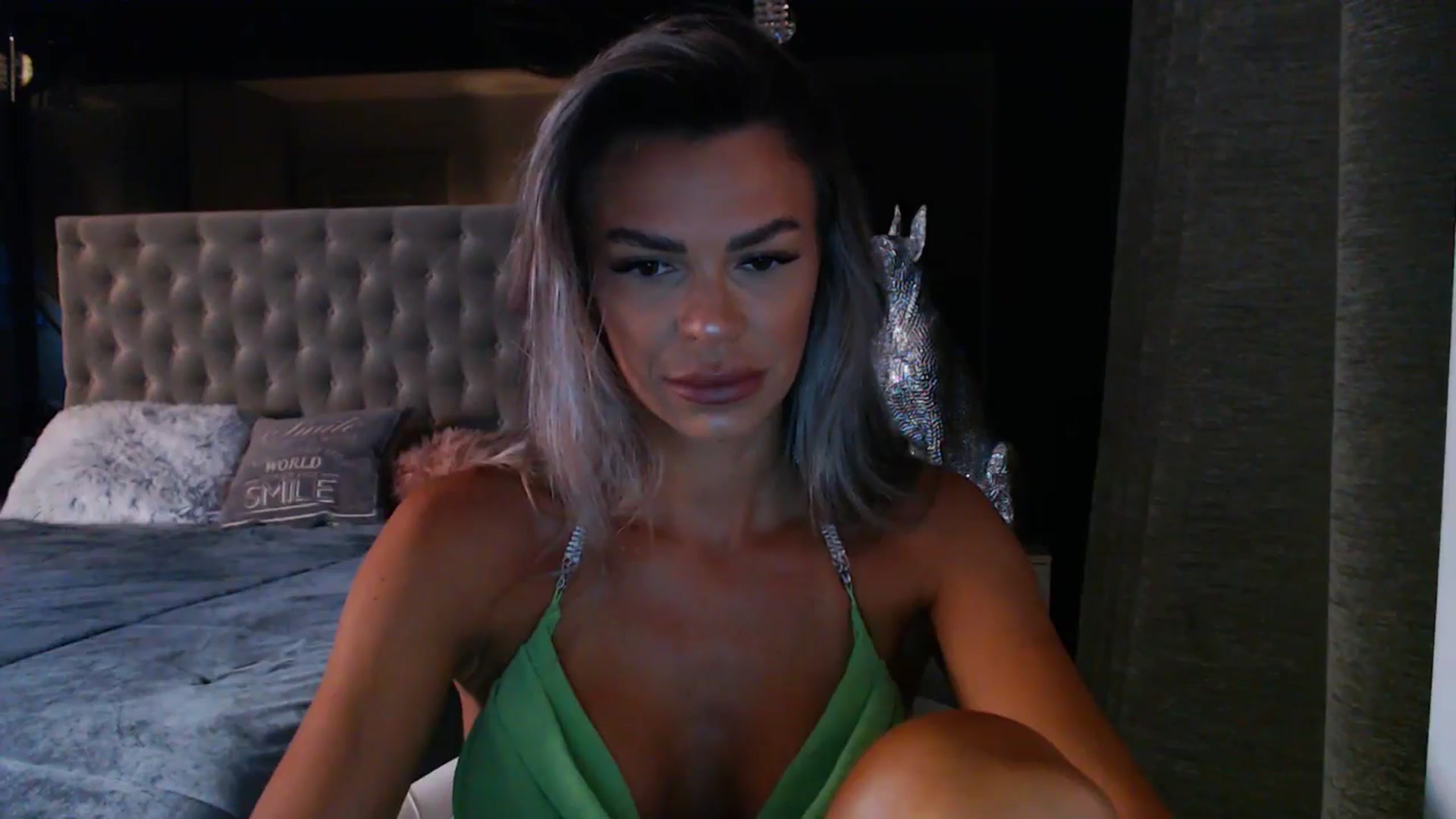 Gallery image thumbnail from D_y_y's myfreecams stream on, 06/19/2024, 04:14 image 4 of 20